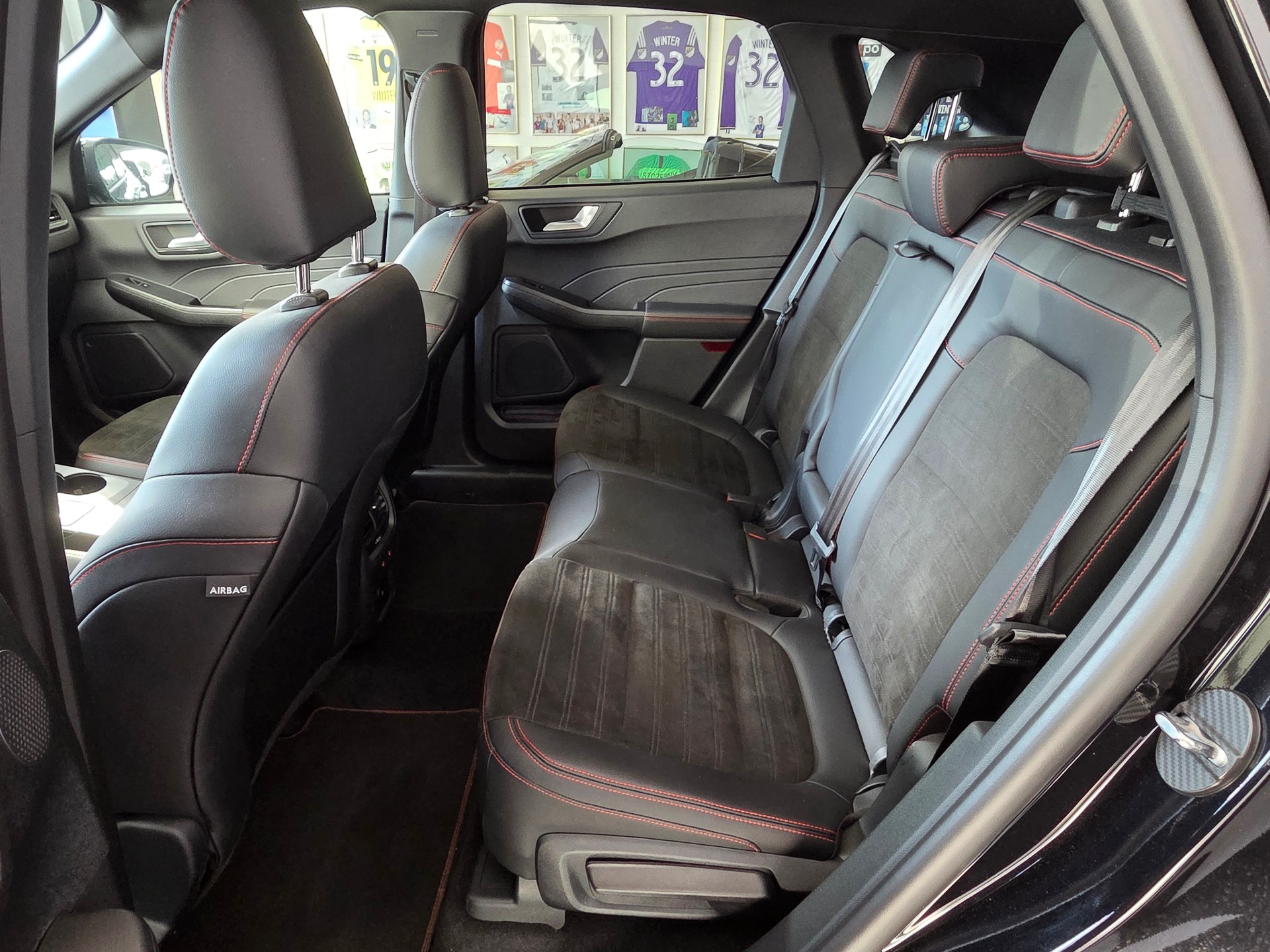 FORD Kuga 2.5PHEV ST-LineX FWD-image-17