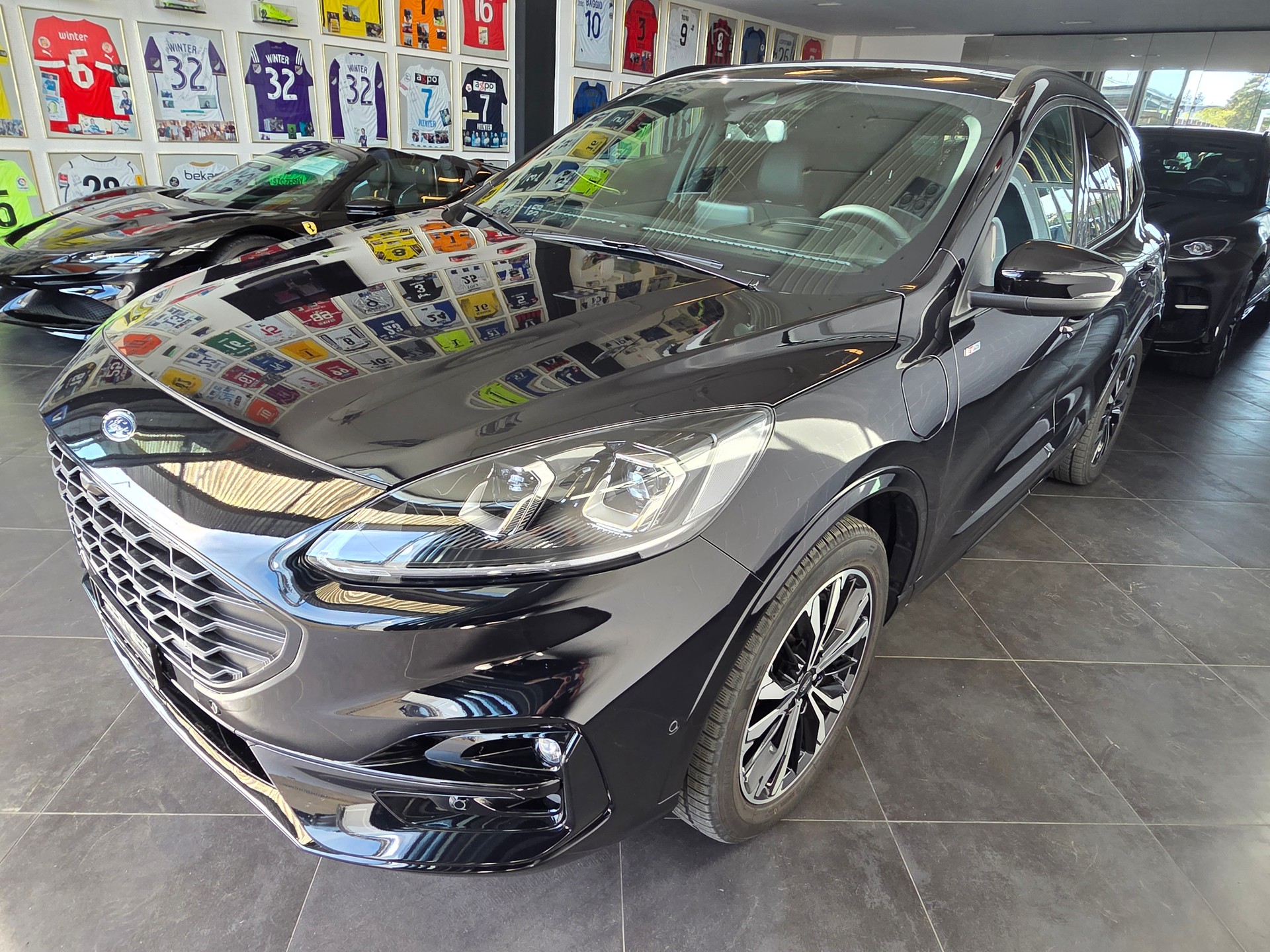 FORD Kuga 2.5PHEV ST-LineX FWD-image-2