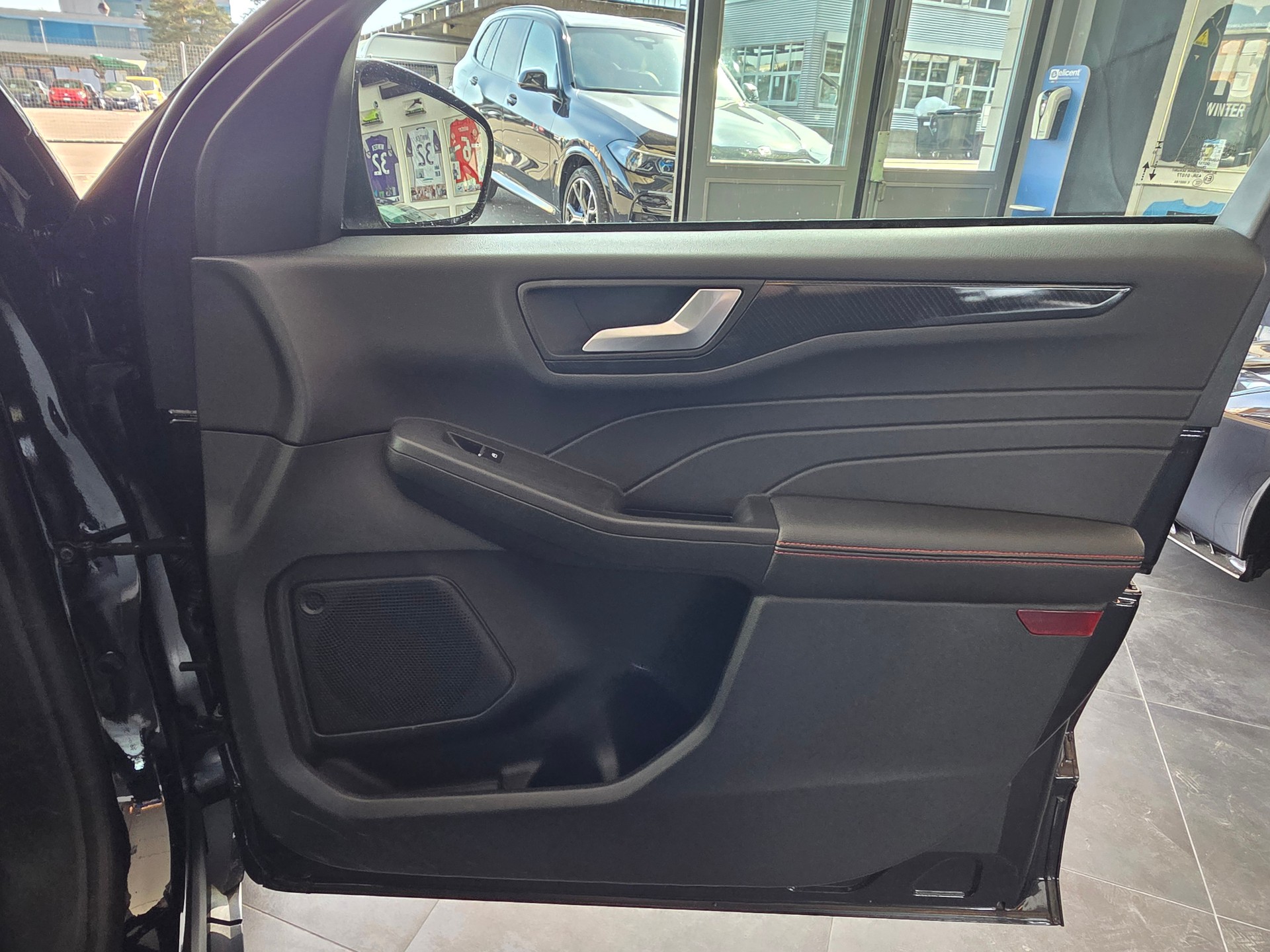 FORD Kuga 2.5PHEV ST-LineX FWD-image-21