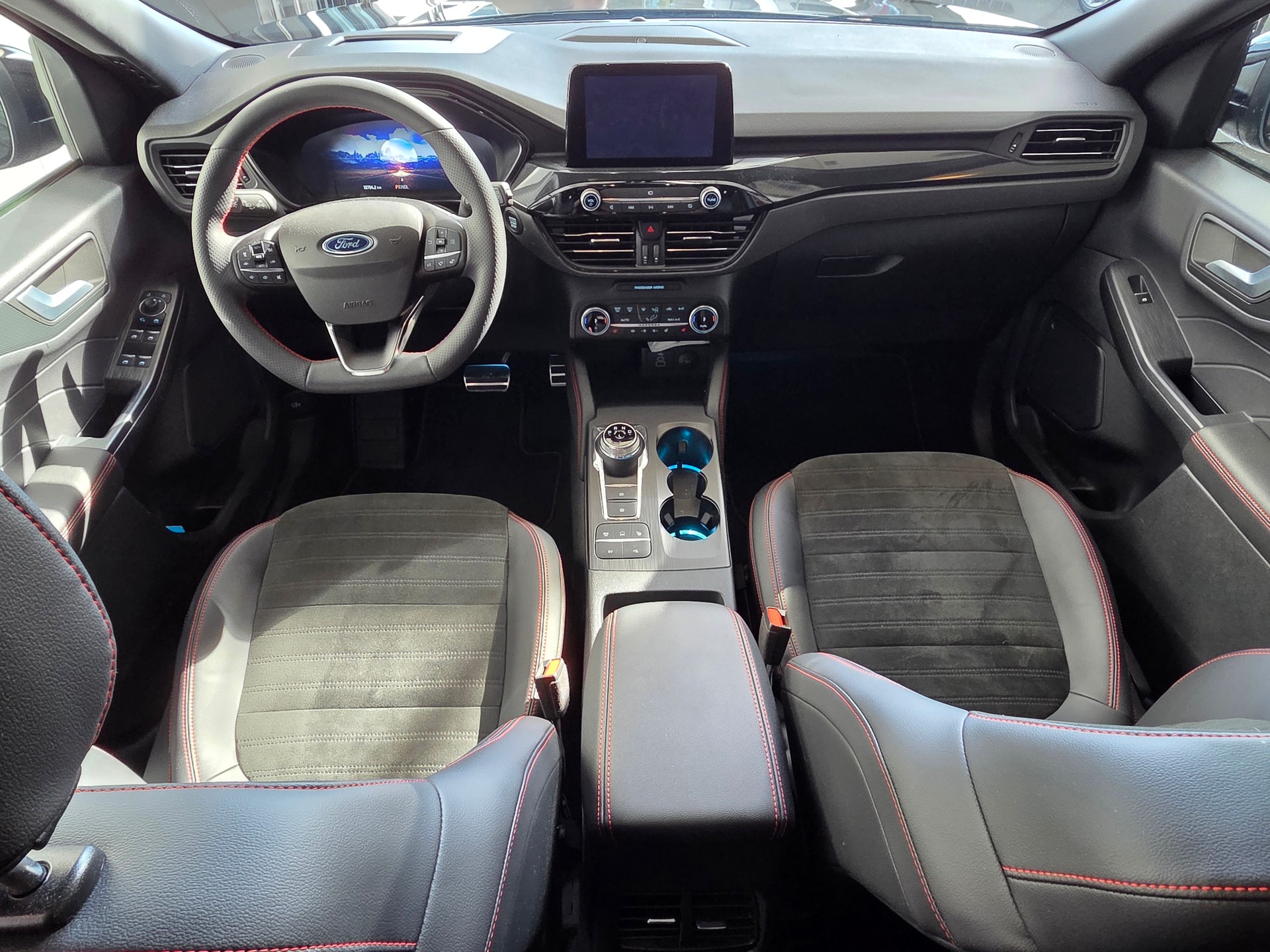 FORD Kuga 2.5PHEV ST-LineX FWD-image-18