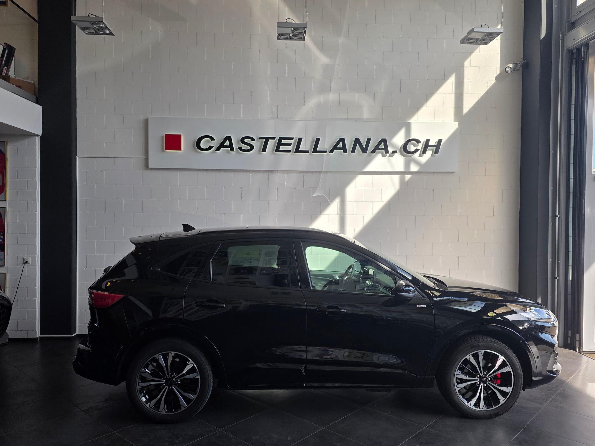 FORD Kuga 2.5PHEV ST-LineX FWD-image-6
