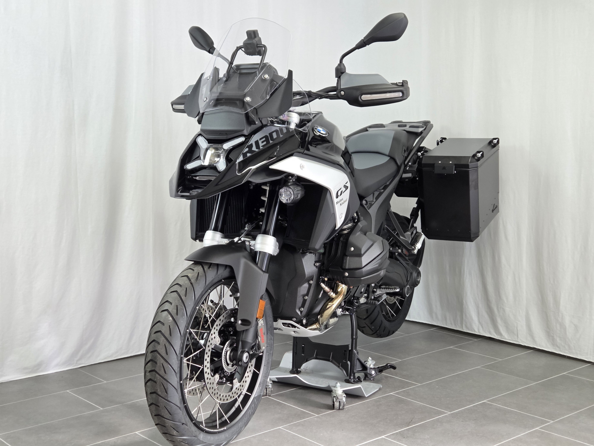 BMW R 1300 GS ASA mit 5 Jahre Garantie für Kaufverträge bis 30.06.26-showroom-element-2