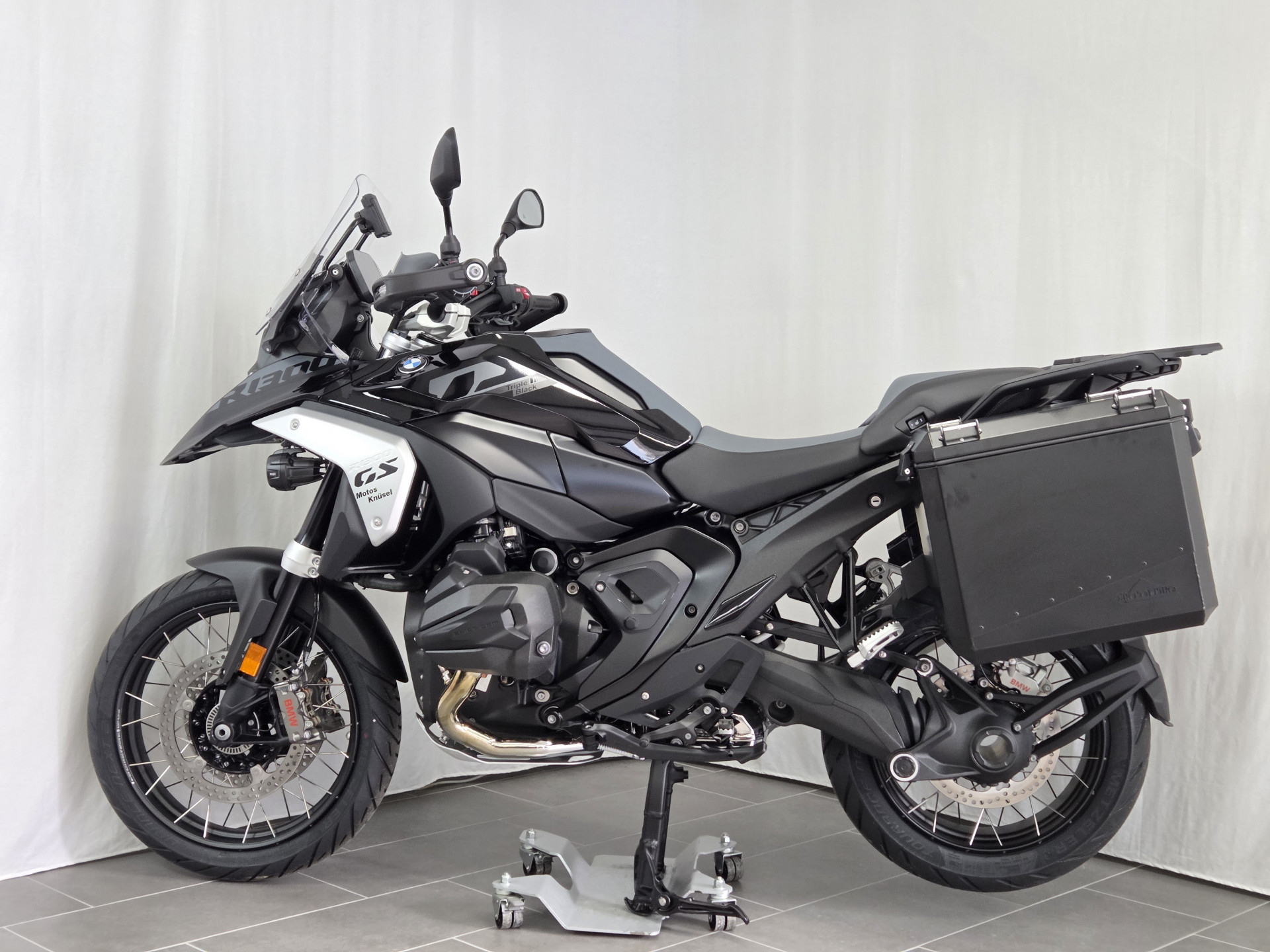 BMW R 1300 GS ASA mit 5 Jahre Garantie für Kaufverträge bis 30.06.26-showroom-element-3