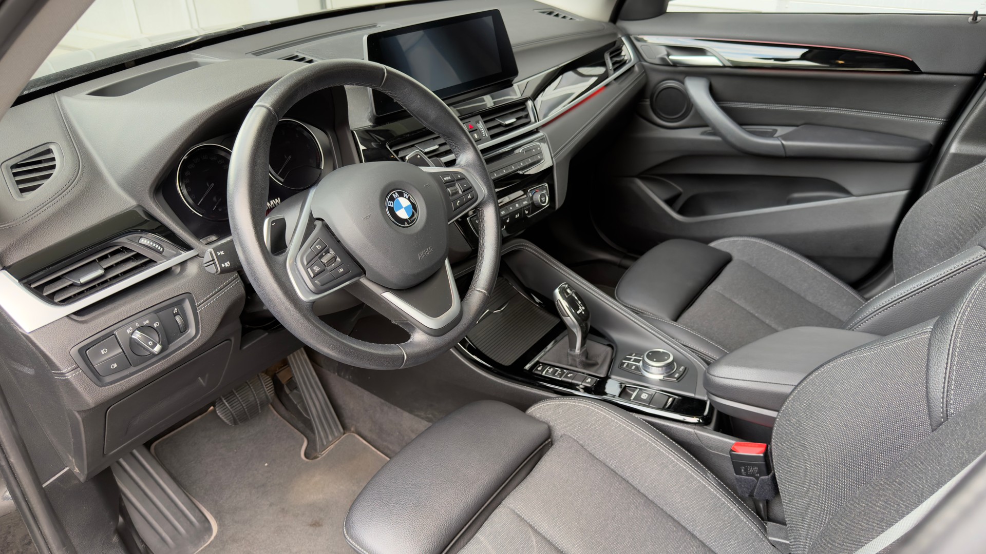 BMW X1 F48 25d xDrive SAG-image-13