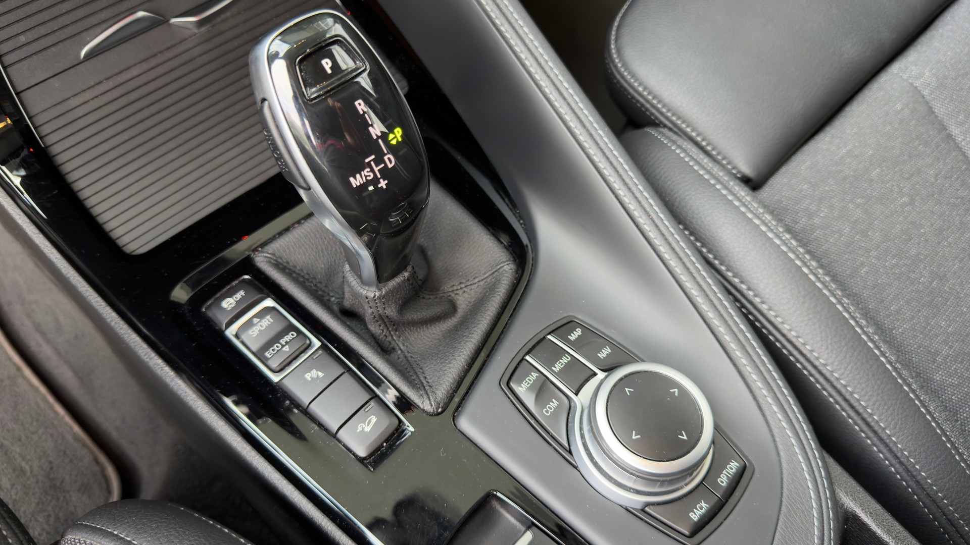 BMW X1 F48 25d xDrive SAG-image-8