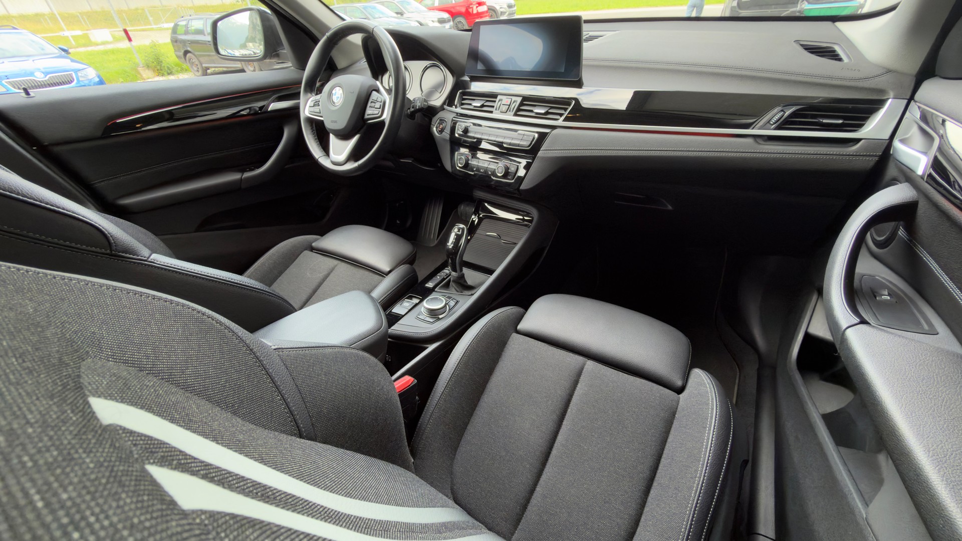 BMW X1 F48 25d xDrive SAG-image-12