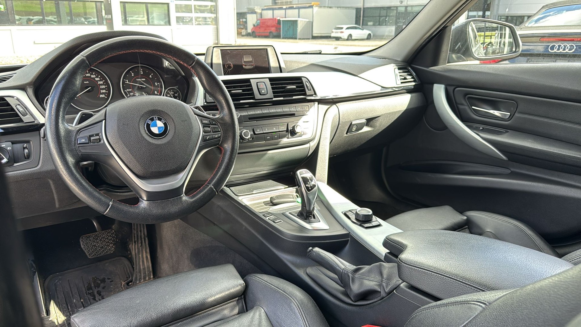 BMW 320d xDrive Touring Sport Line Steptronic-image-17