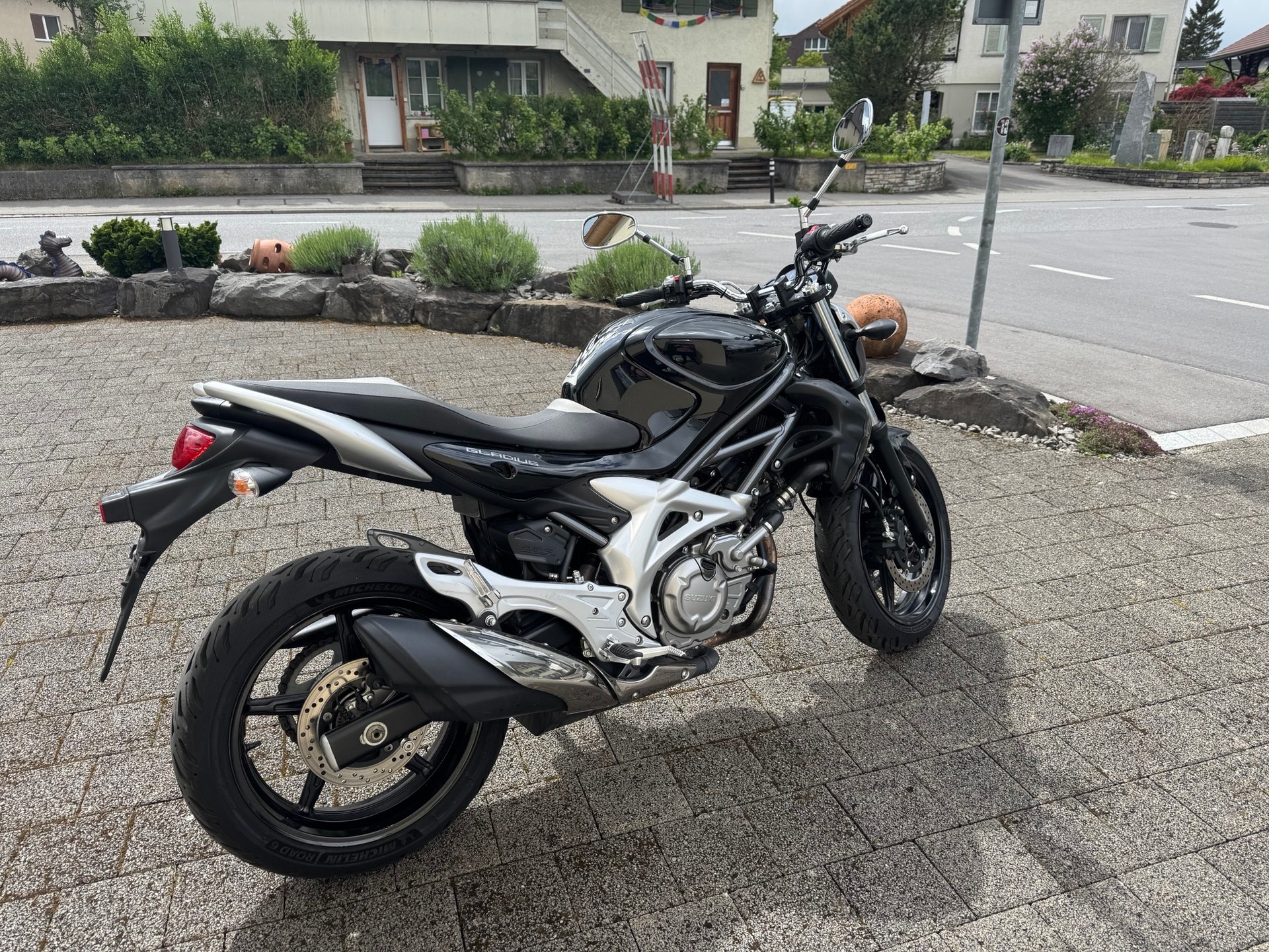 SUZUKI SFV 650 Gladius ABS-image-2