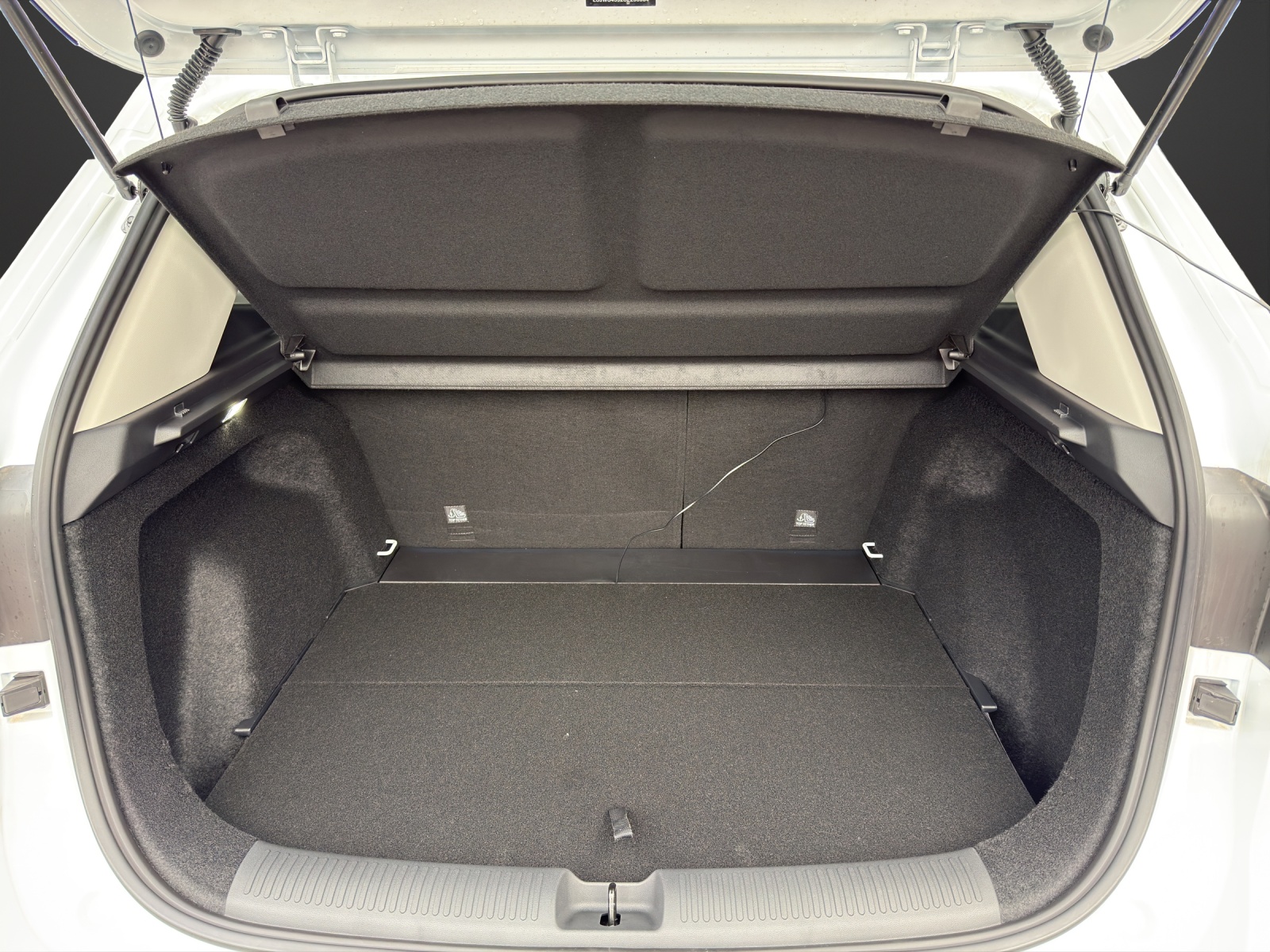 MG ZS 1.5 Hybrid+ Luxury-image-9