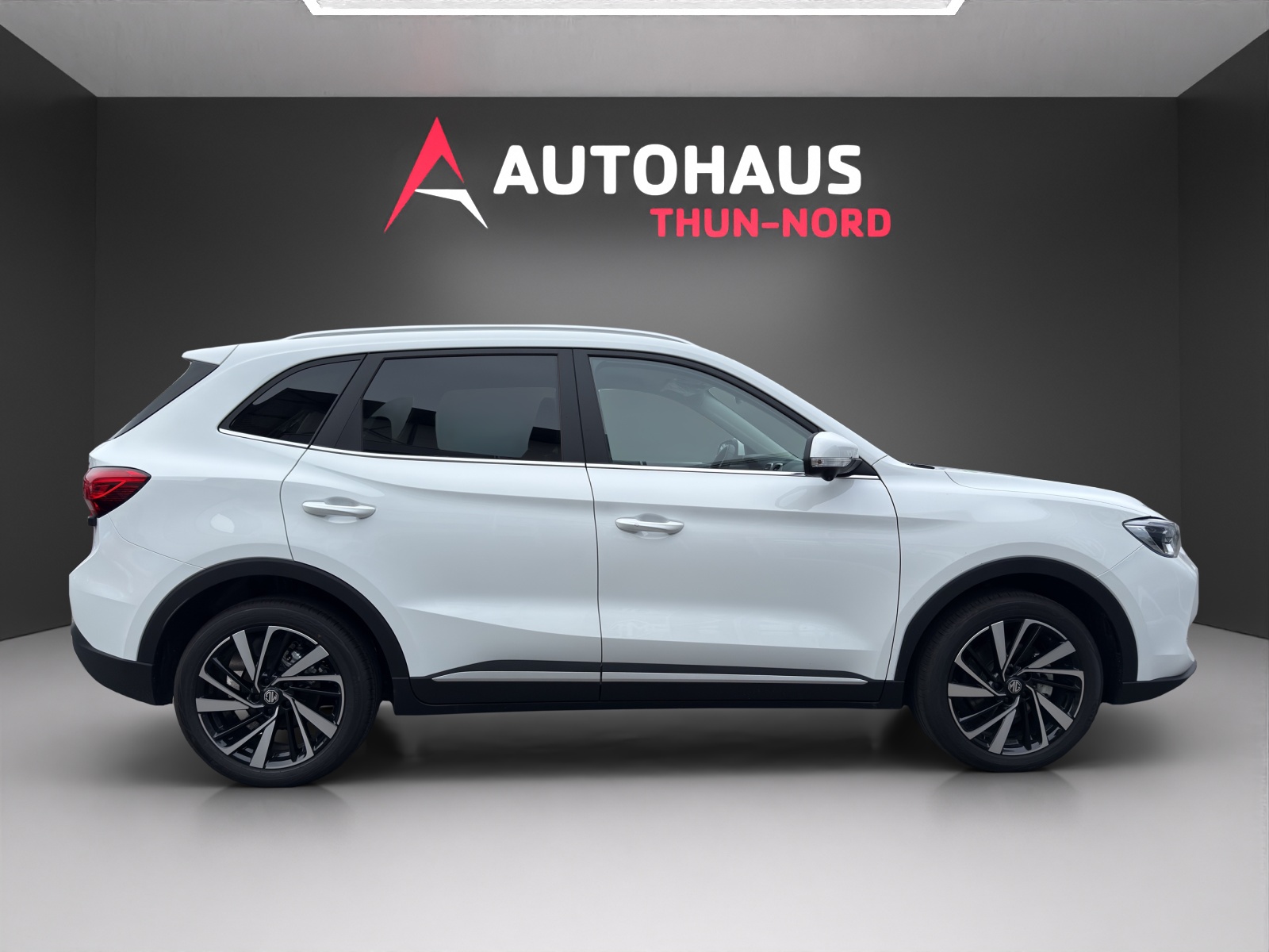 MG ZS 1.5 Hybrid+ Luxury-image-5