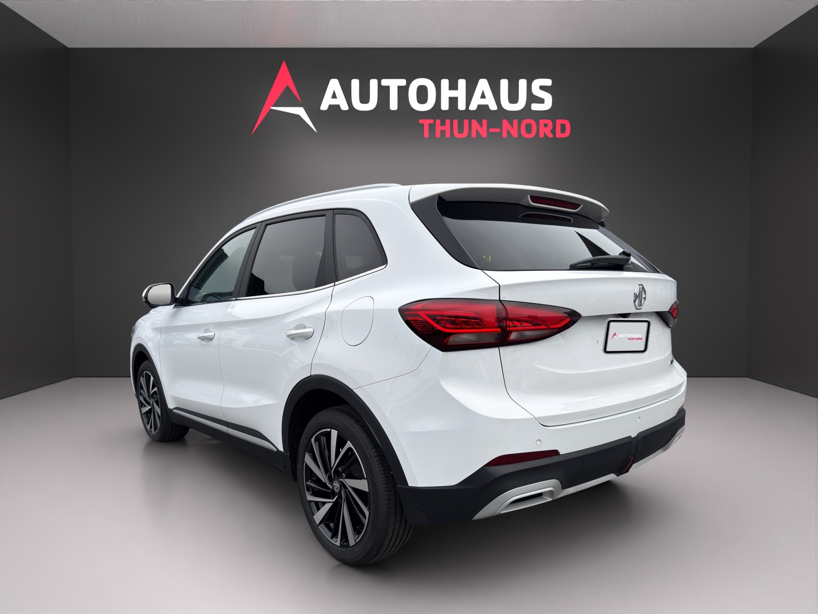 MG ZS 1.5 Hybrid+ Luxury-image-2