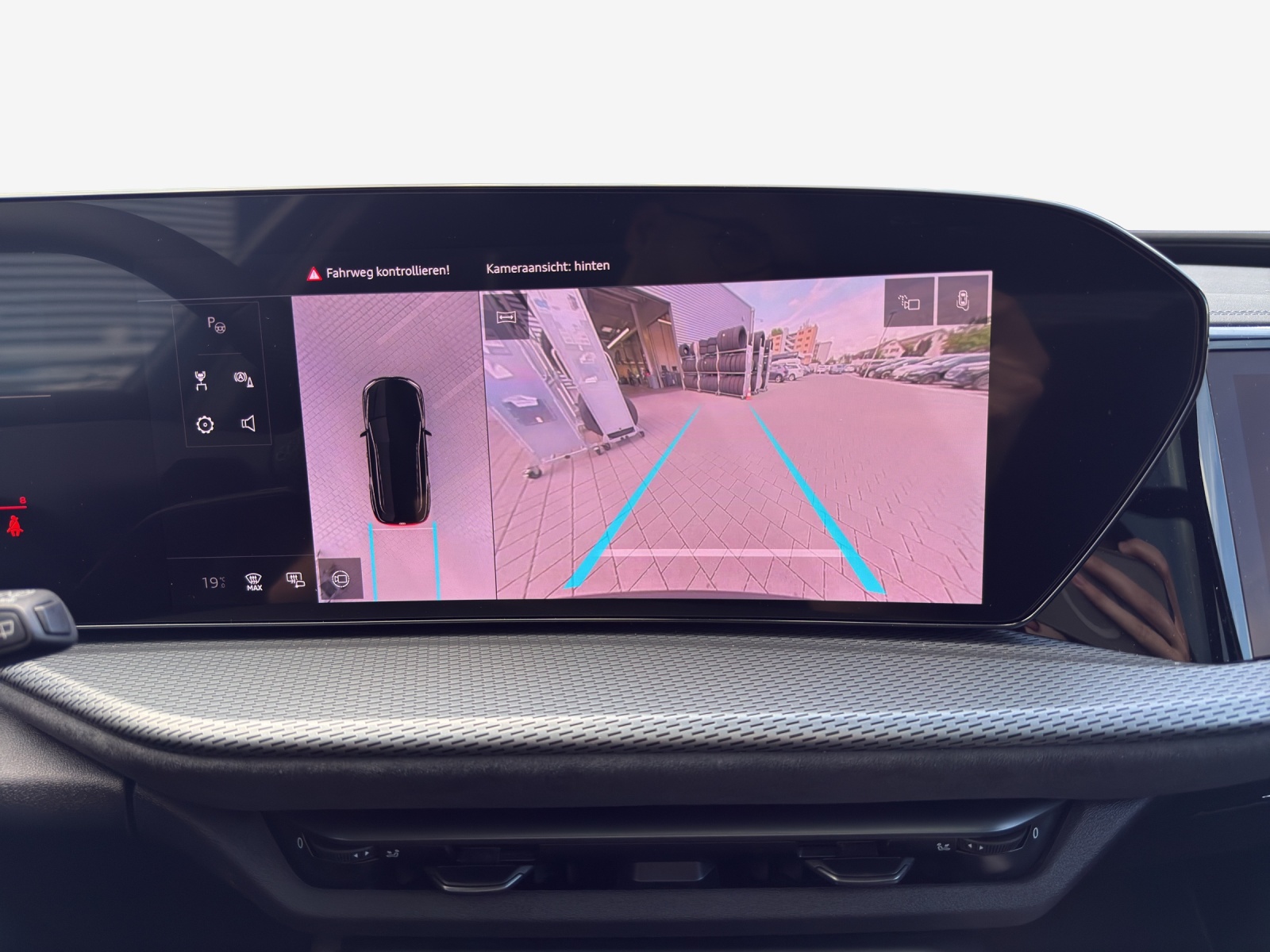 AUDI SQ5 TFSI quattro S-tronic-image-15