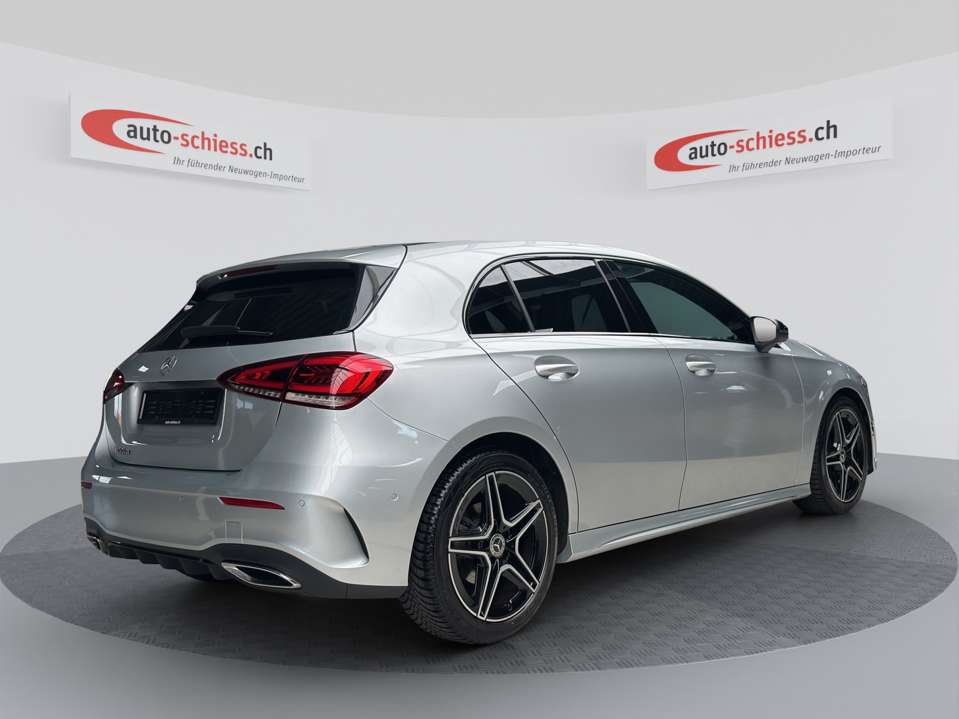 MERCEDES-BENZ A 200 d AMG Night 8G-DCT-image-4