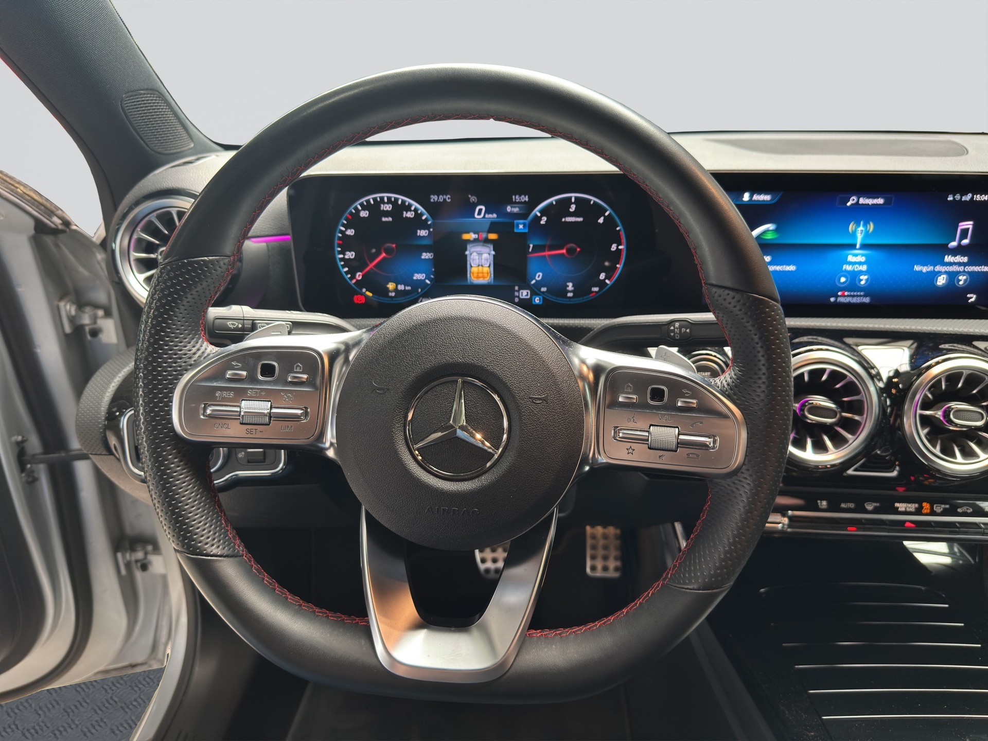 MERCEDES-BENZ A 200 d AMG Night 8G-DCT-image-9