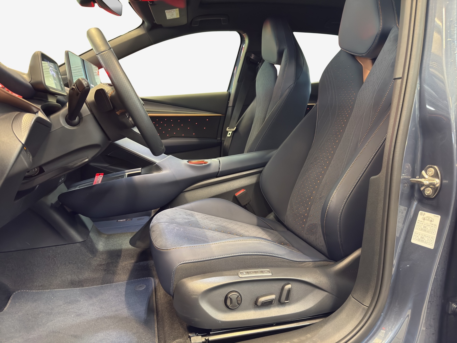 CUPRA Tavascan Type 9 77 kWh Adrenaline-image-15