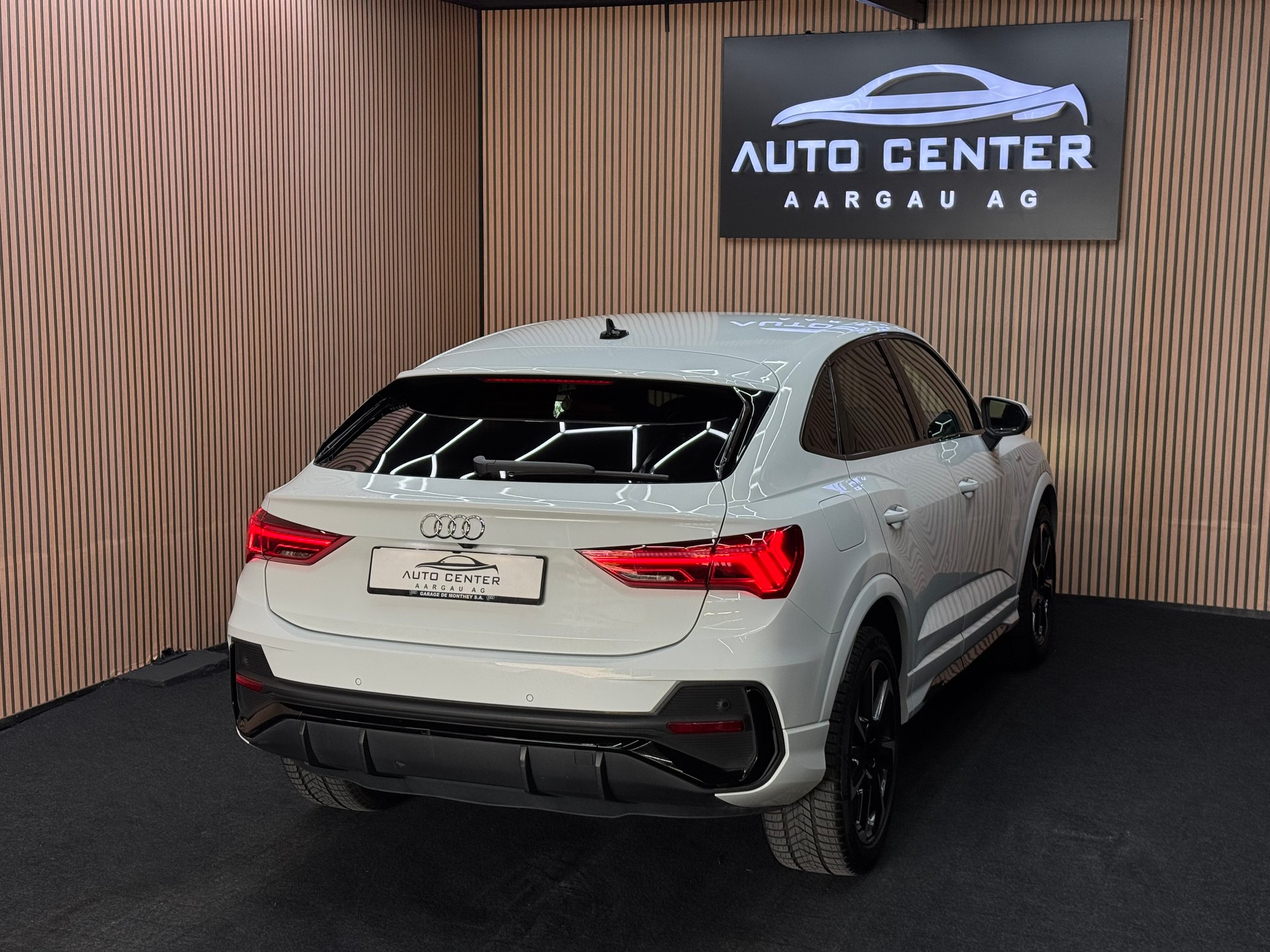 AUDI Q3 Sportback 2.0 35 TDI S line quattro S-Tronic | 1 Jahr Garantie | Facelift | *ab CHF 249.-/ Monat*-image-3