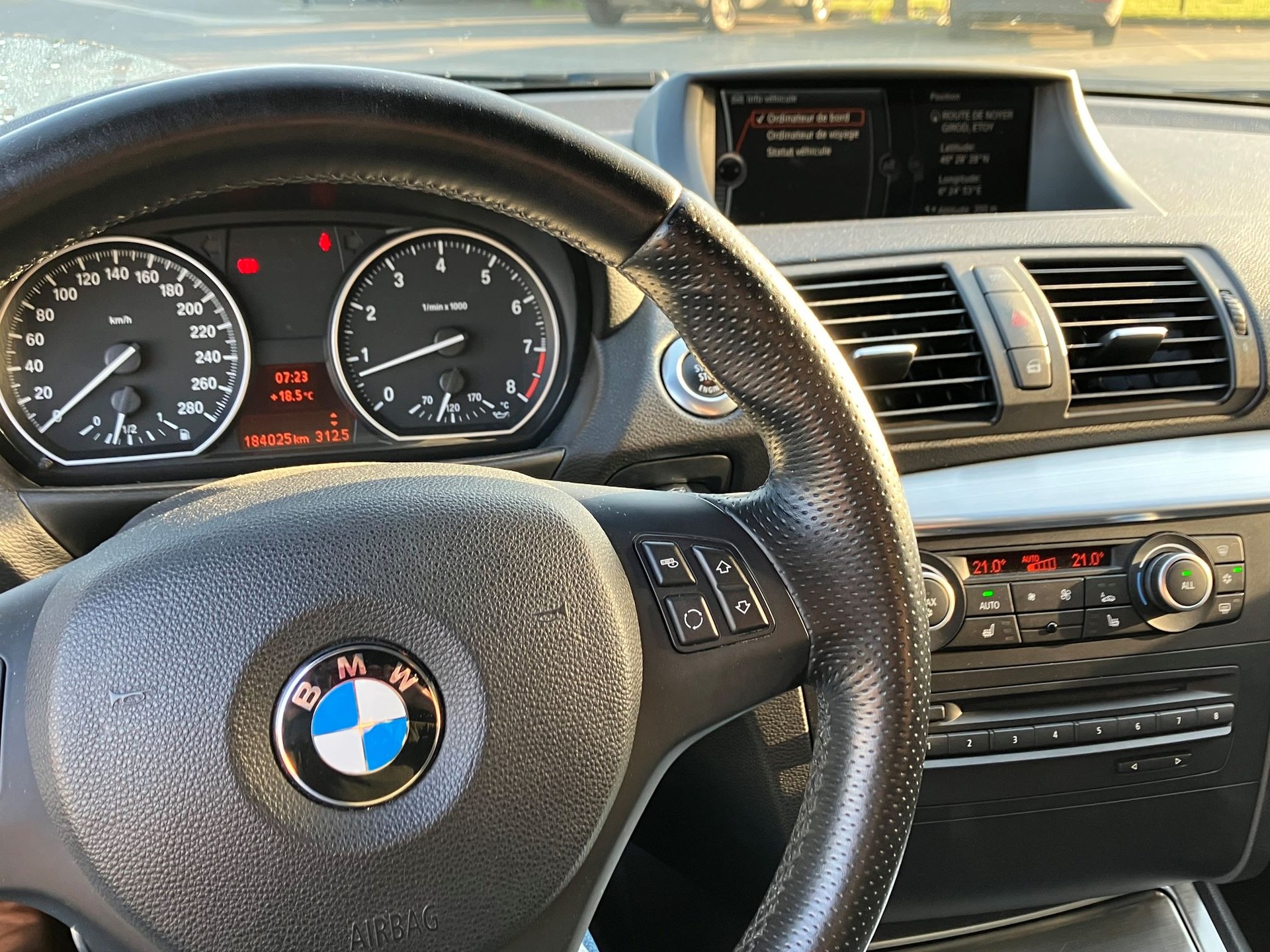 BMW 130i-image-4