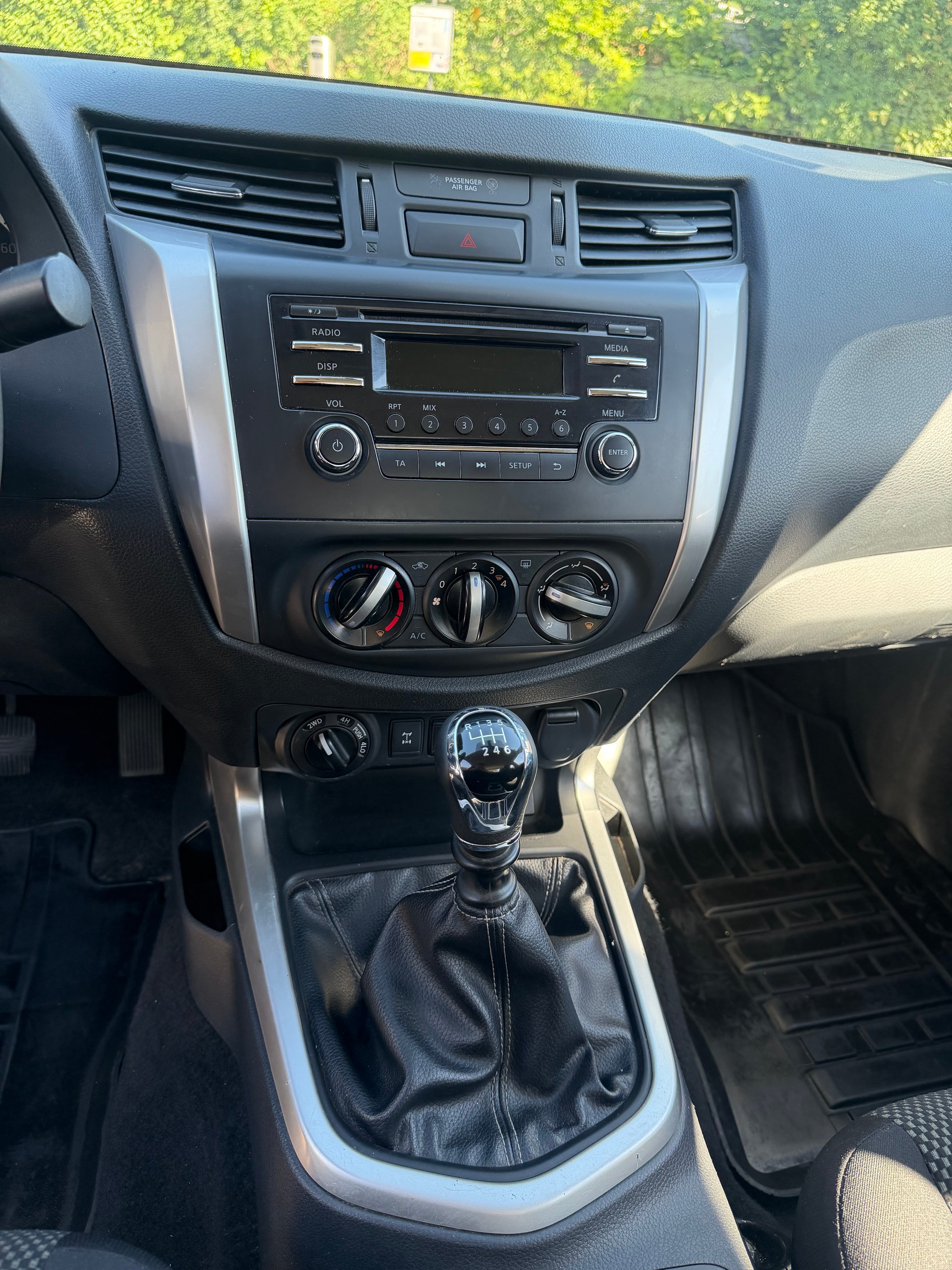 NISSAN Navara King Cab Visia 2.3 dCi 4WD-image-7