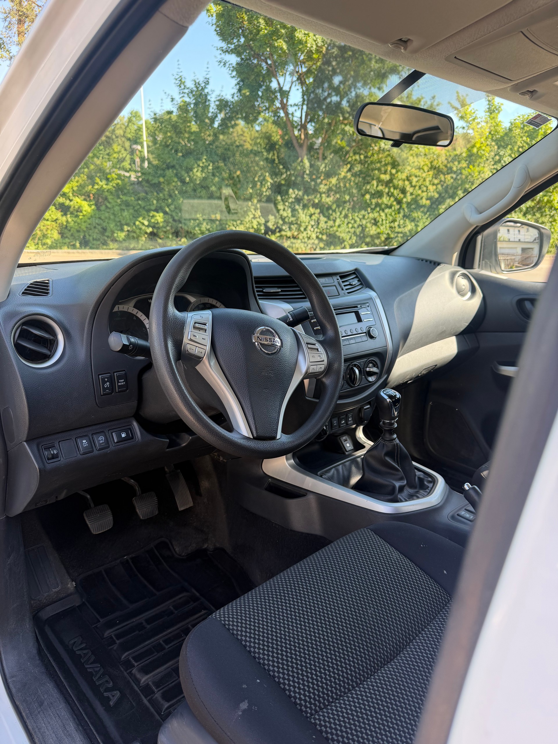 NISSAN Navara King Cab Visia 2.3 dCi 4WD-image-6