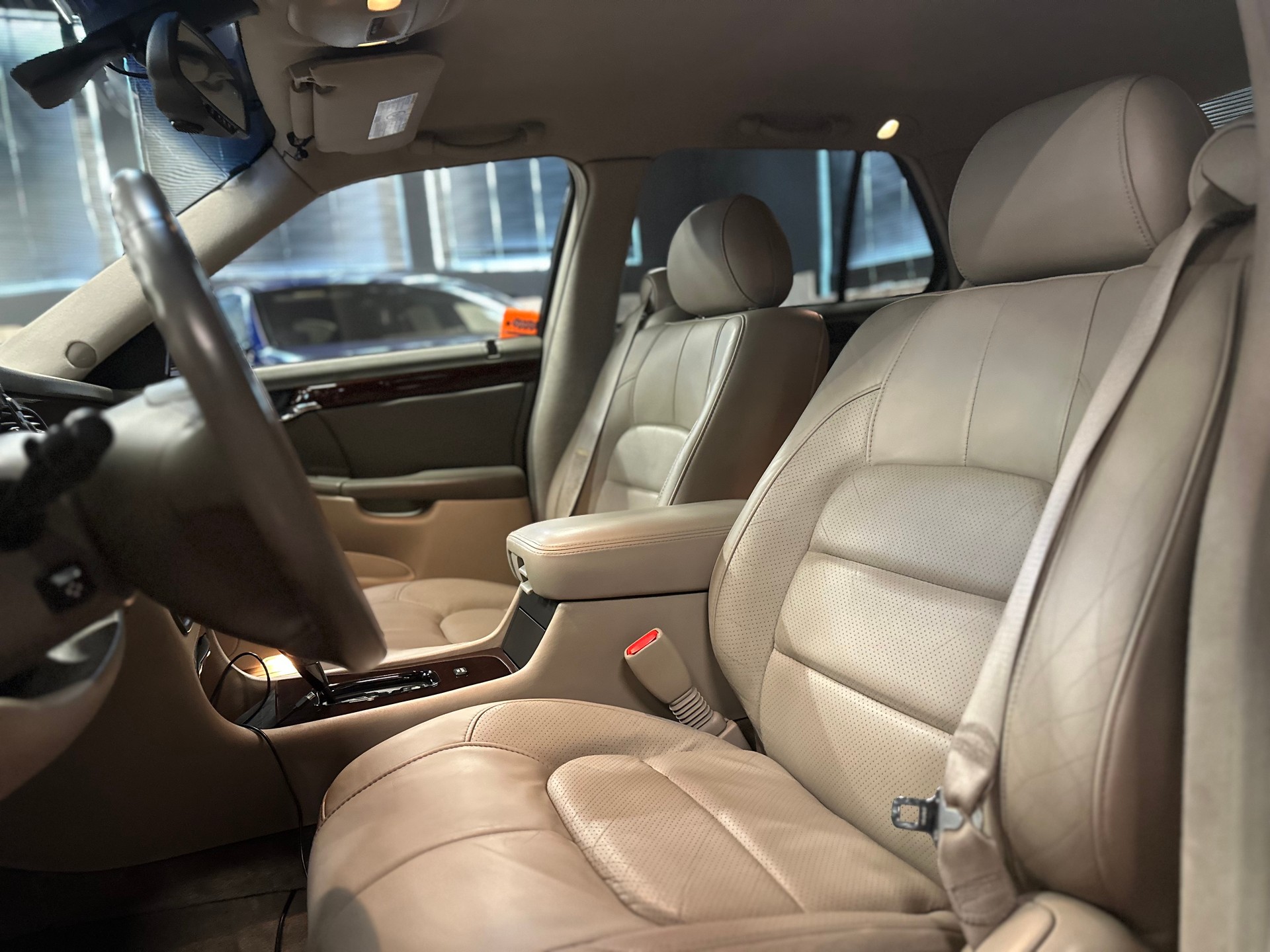 CADILLAC 4.6 V8 Northstar 32V / ** Einzelstück / CH Auslieferung **-image-14