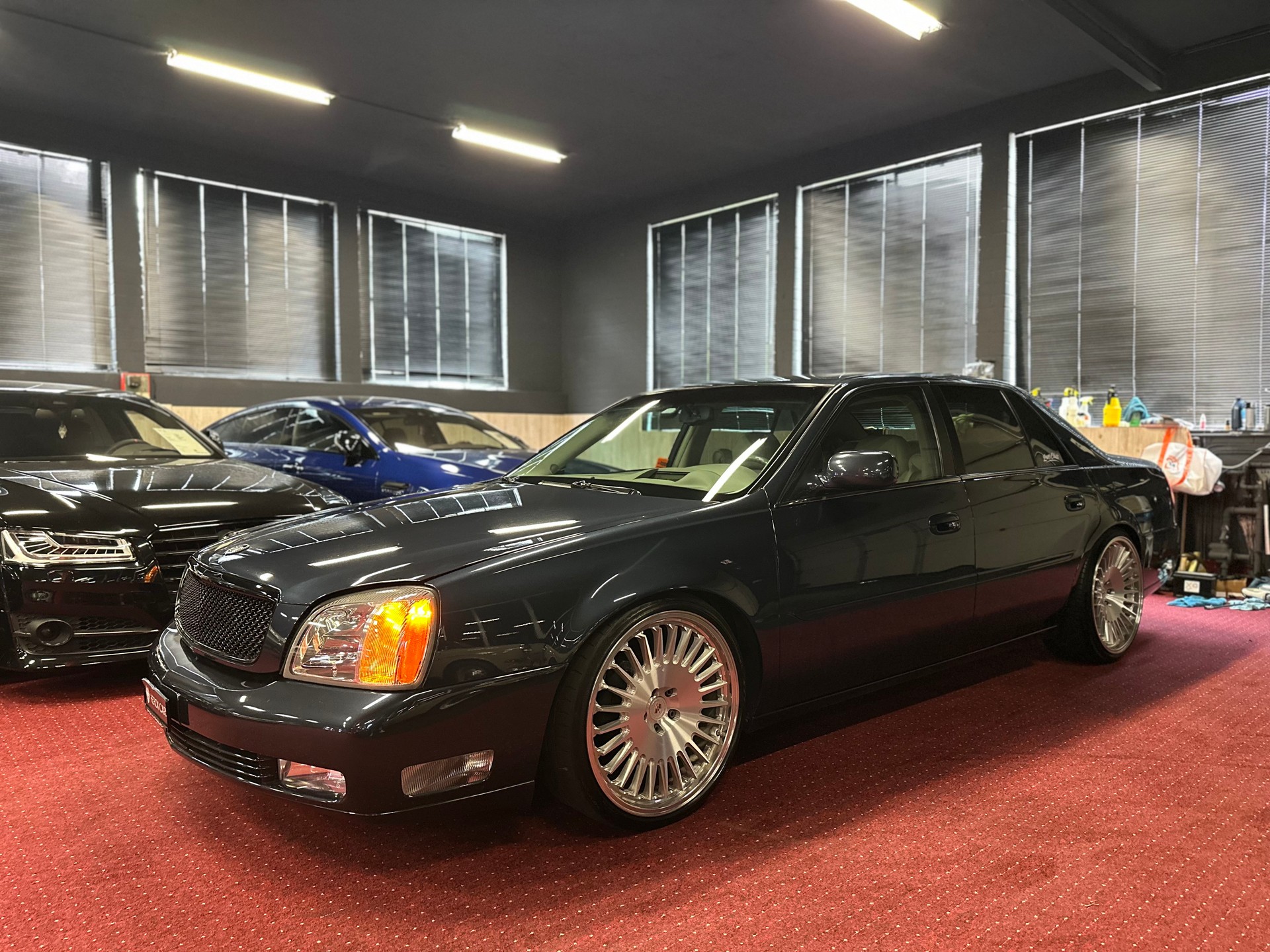 CADILLAC 4.6 V8 Northstar 32V / ** Einzelstück / CH Auslieferung **-image-6