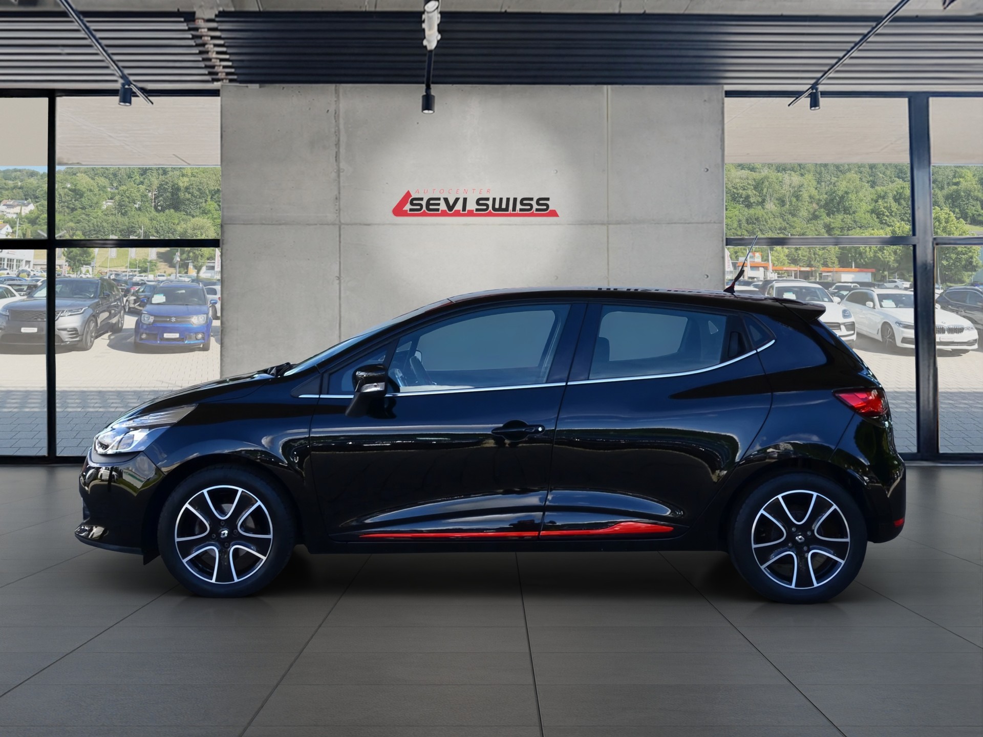 RENAULT Clio 1.2 16V T Swiss Edition EDC*Ab MFK,1 Jahr oder 20'000km Garantie*-image-4
