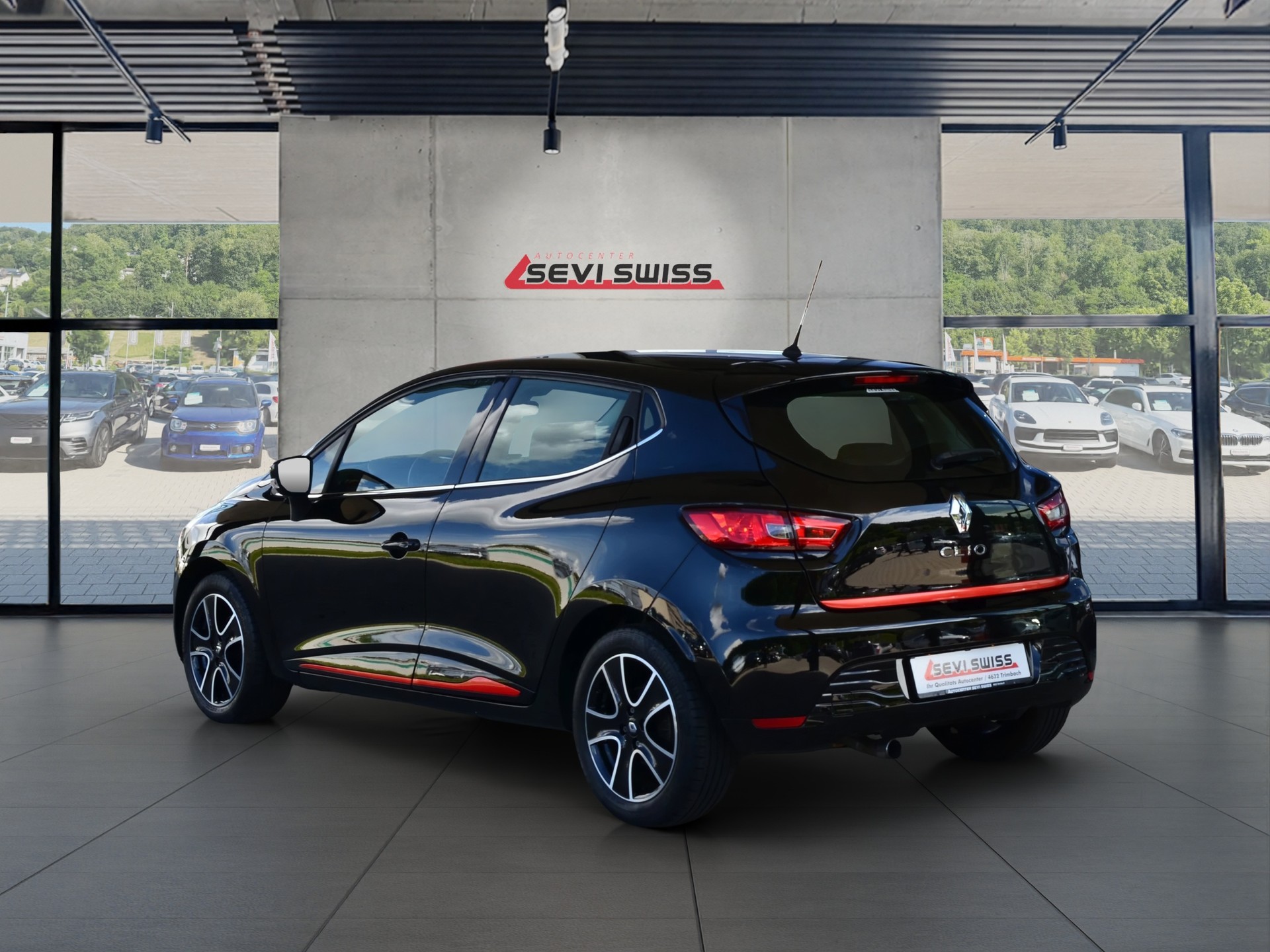 RENAULT Clio 1.2 16V T Swiss Edition EDC*Ab MFK,1 Jahr oder 20'000km Garantie*-image-3