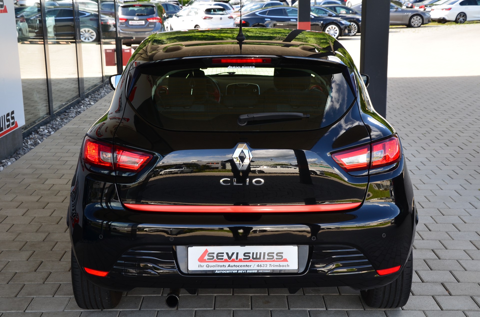 RENAULT Clio 1.2 16V T Swiss Edition EDC*Ab MFK,1 Jahr oder 20'000km Garantie*-image-6