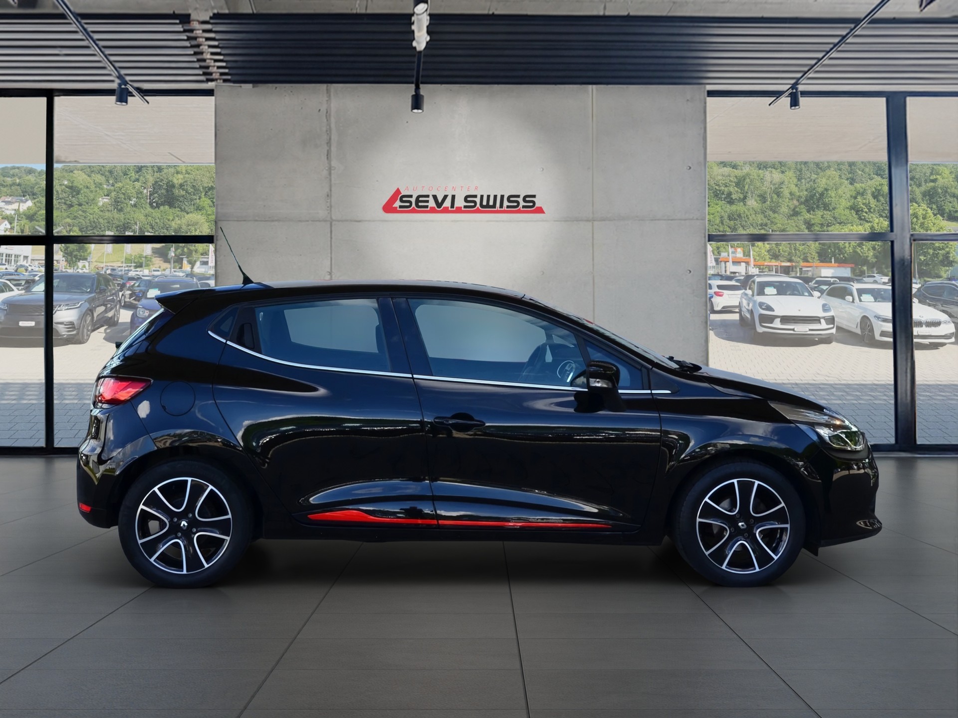 RENAULT Clio 1.2 16V T Swiss Edition EDC*Ab MFK,1 Jahr oder 20'000km Garantie*-image-1