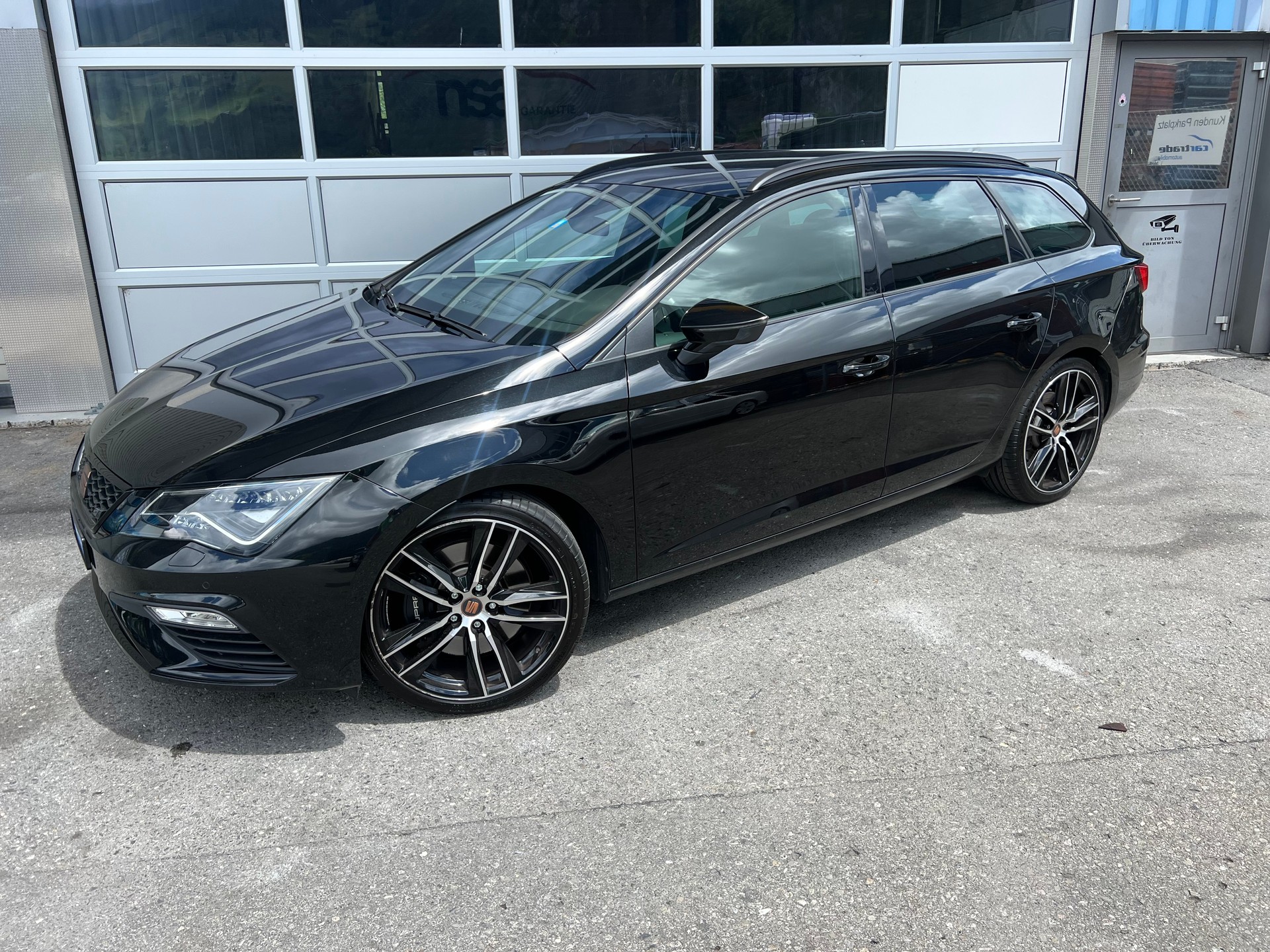 SEAT Leon ST 2.0 TSI Cupra 300 4x4 DSG* Navigation * Rückfahrtkamera * Teilleder * frisch ab MFK * 12/24 Mt. Garantie möglich ***-image-2