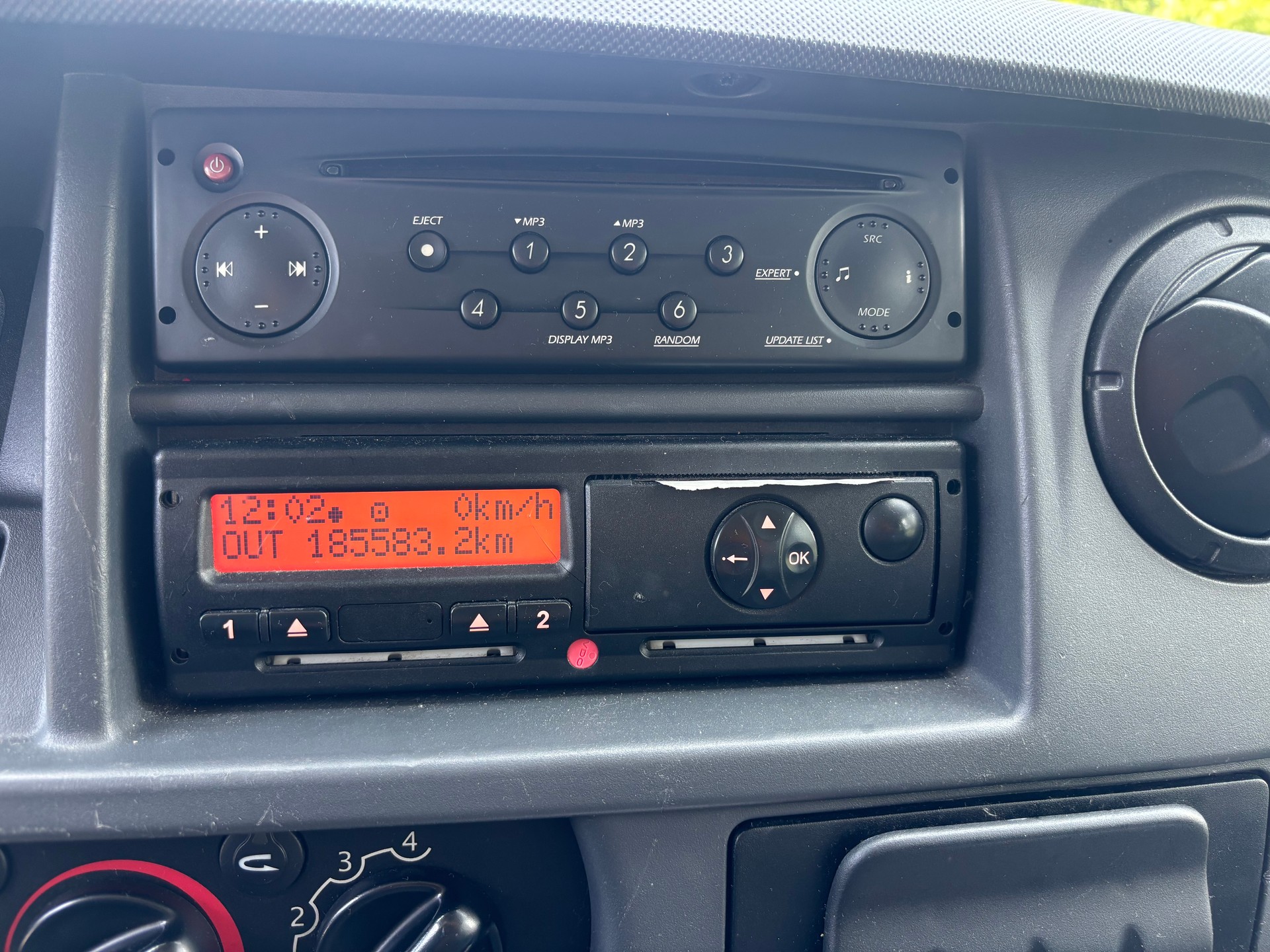 RENAULT Master T39 2.5dCi L3H2-image-10