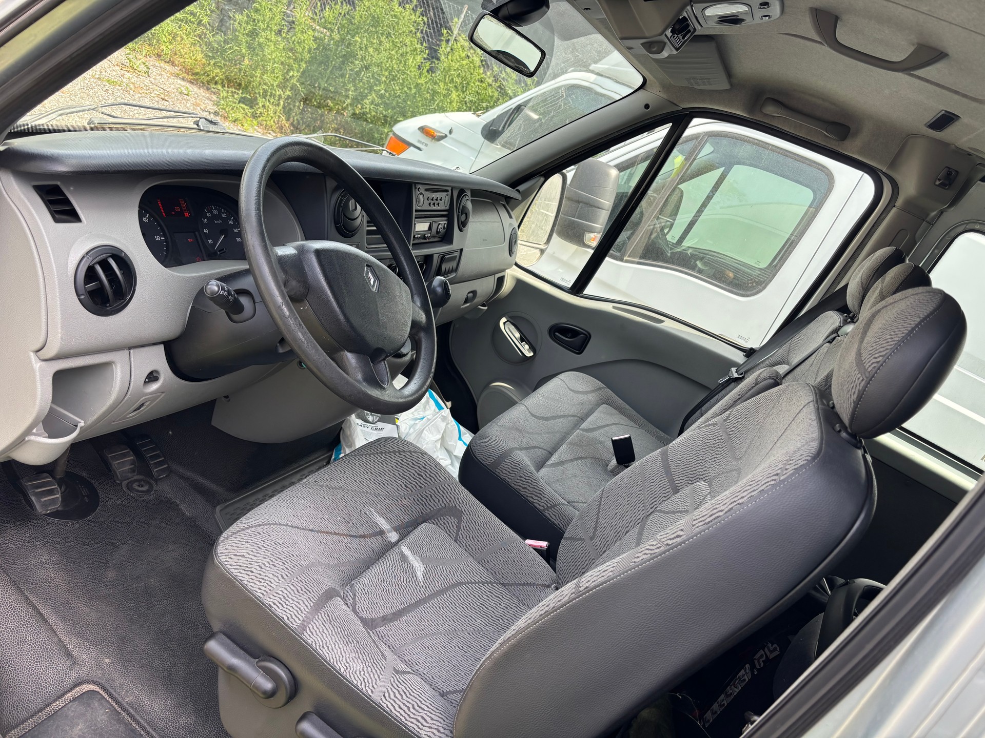 RENAULT Master T39 2.5dCi L3H2-image-13