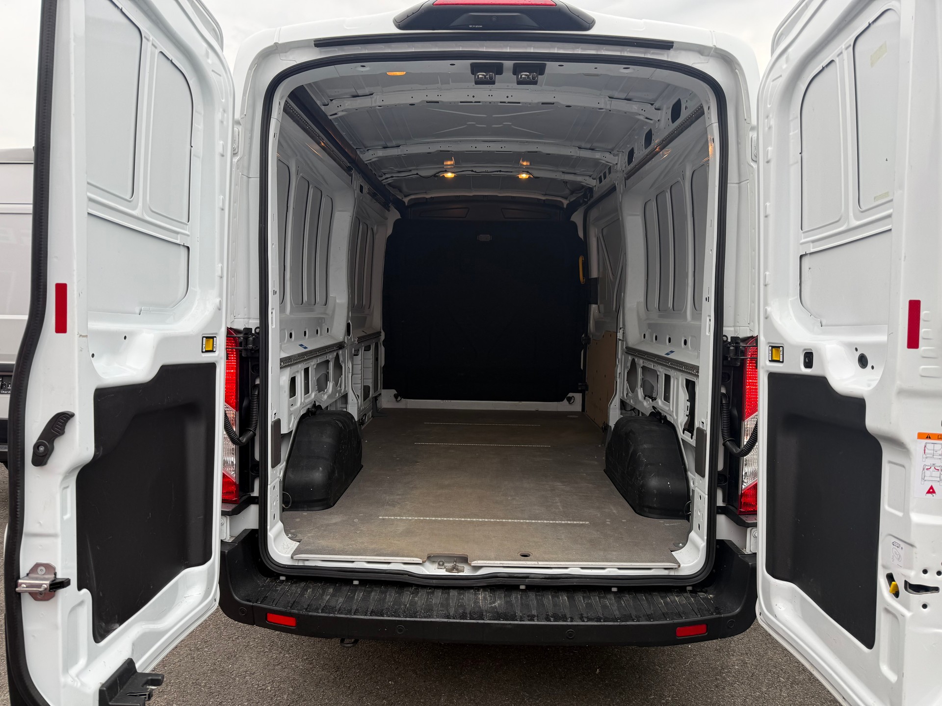 FORD Transit Van 350 L3 Trend 2.0 TDCi 130 FWD A-image-2