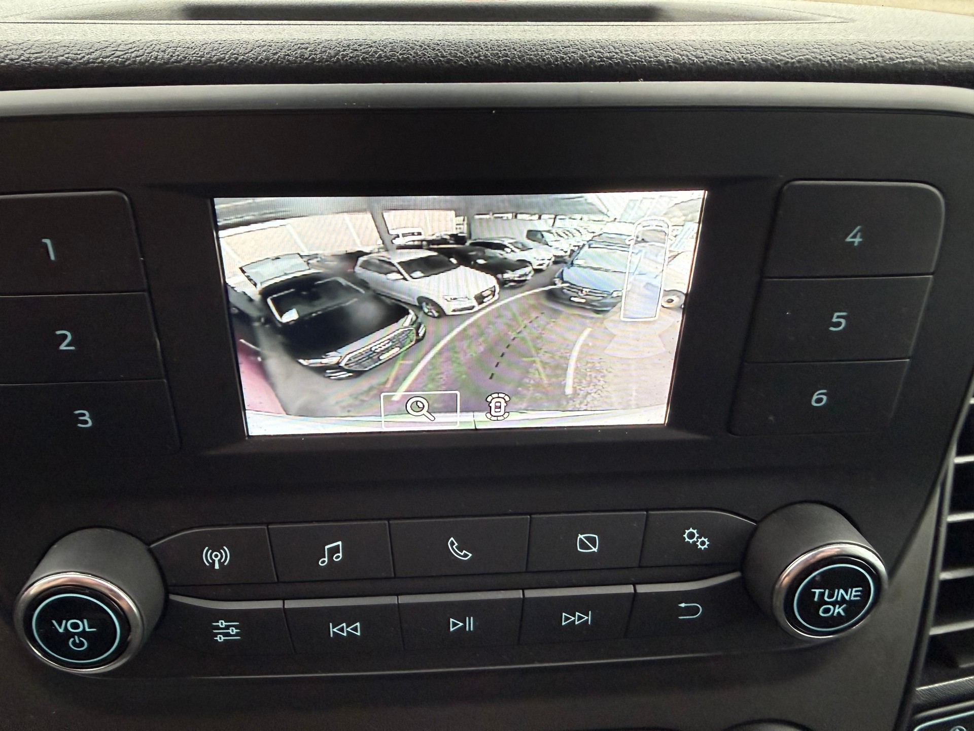 FORD Transit Van 350 L3 Trend 2.0 TDCi 130 FWD A-image-6