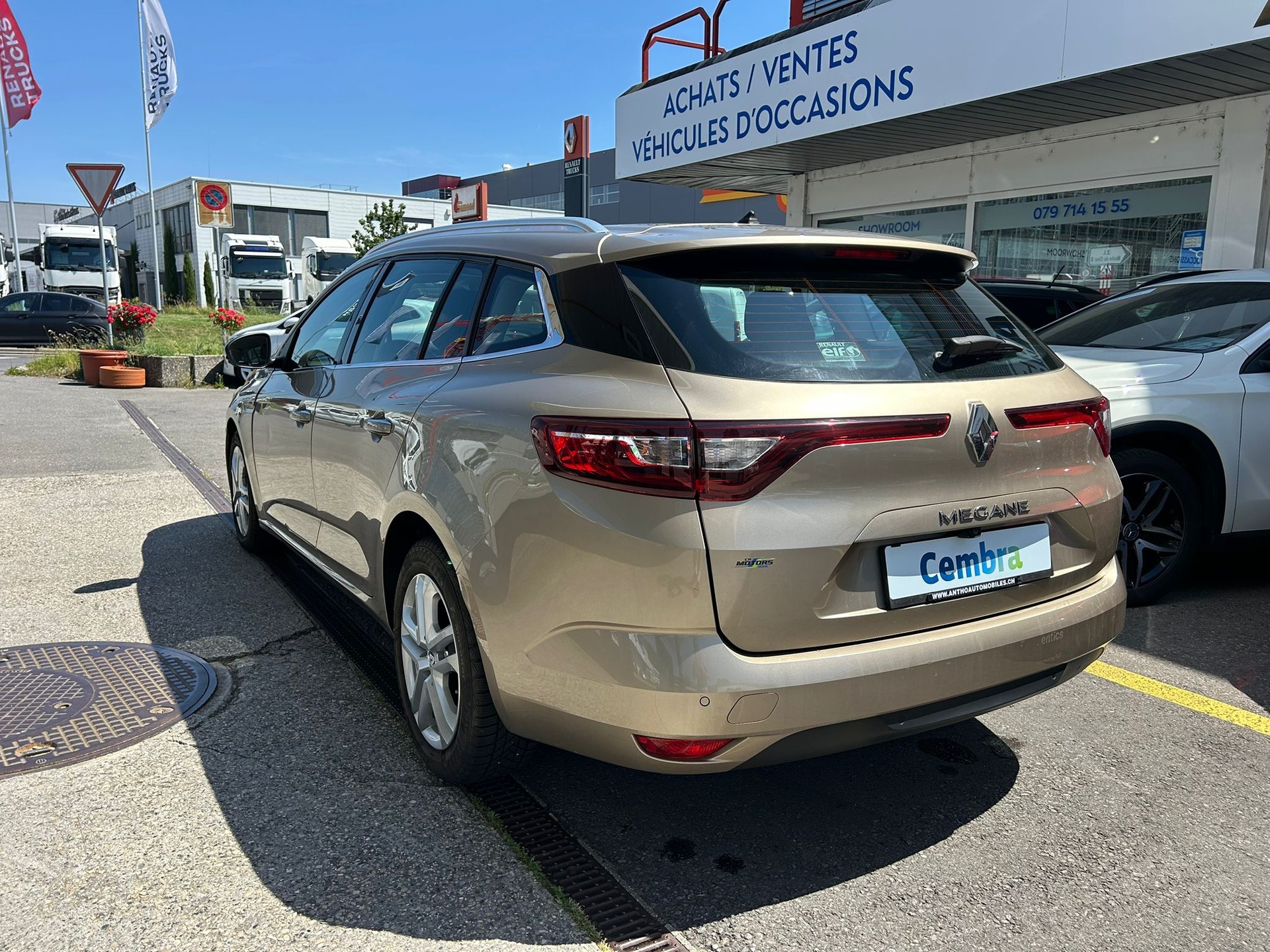 RENAULT Mégane Grandtour 1.2 16V Turbo Zen EDC-image-2