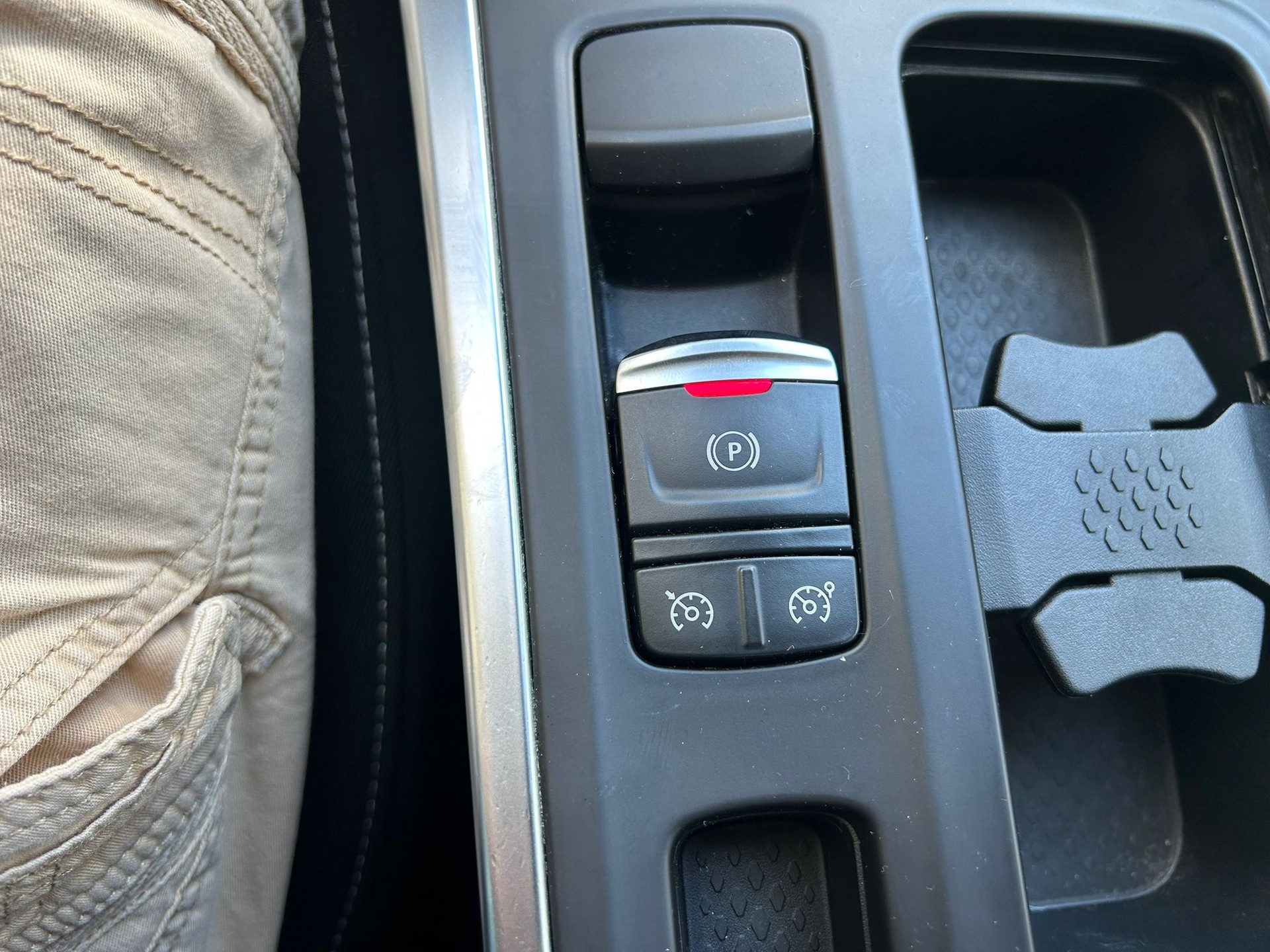 RENAULT Mégane Grandtour 1.2 16V Turbo Zen EDC-image-13