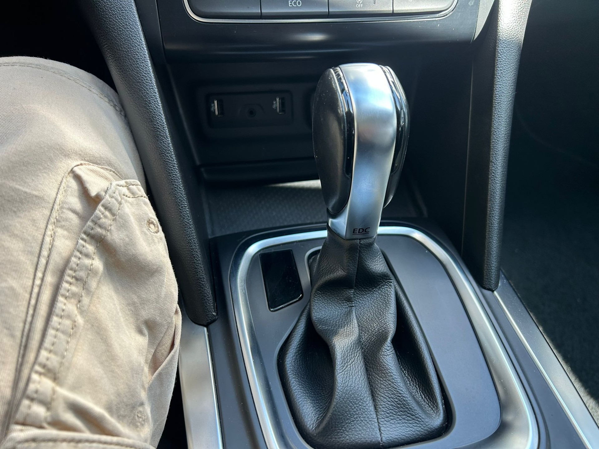 RENAULT Mégane Grandtour 1.2 16V Turbo Zen EDC-image-11
