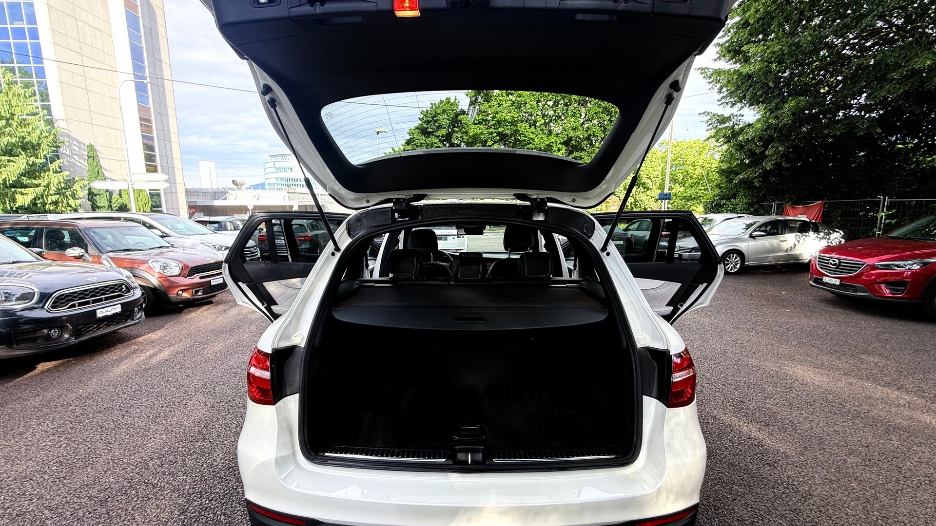 MERCEDES-BENZ GLC 300 4Matic 9G-Tronic-image-5