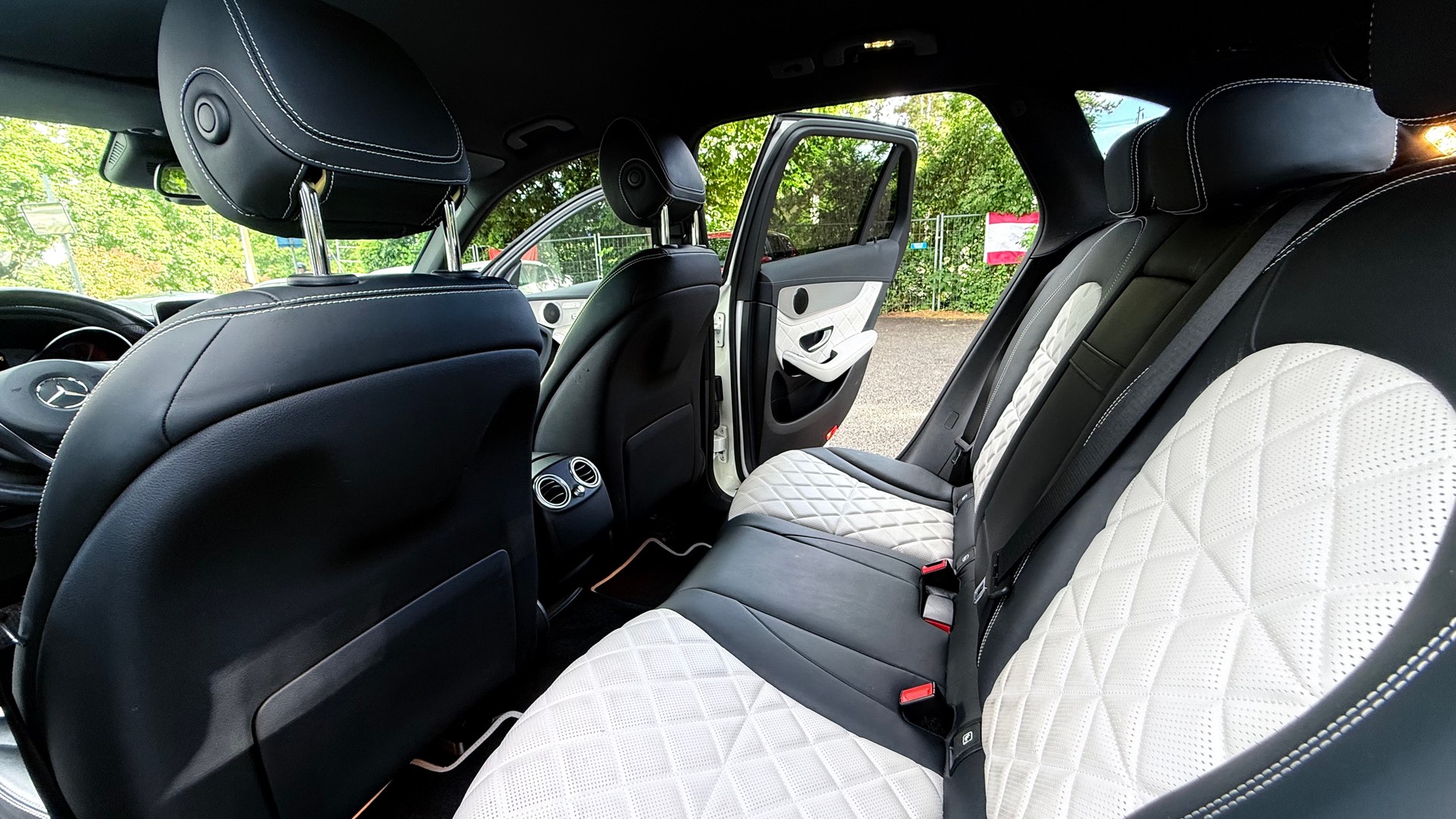 MERCEDES-BENZ GLC 300 4Matic 9G-Tronic-image-7