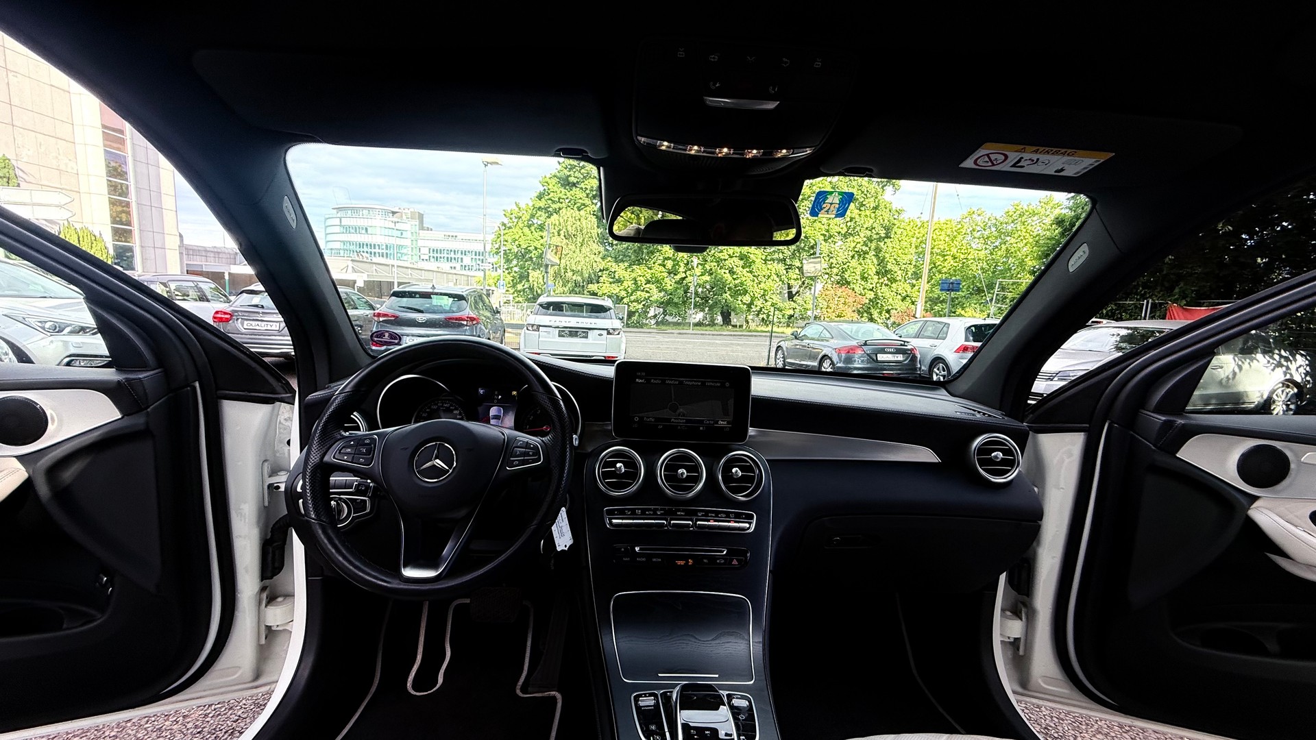 MERCEDES-BENZ GLC 300 4Matic 9G-Tronic-image-8