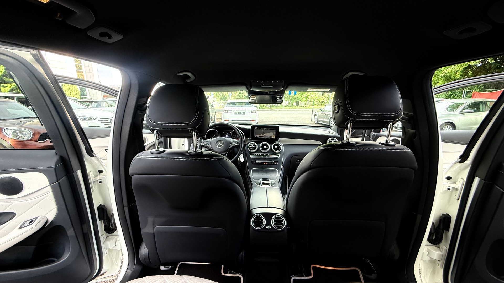 MERCEDES-BENZ GLC 300 4Matic 9G-Tronic-image-6