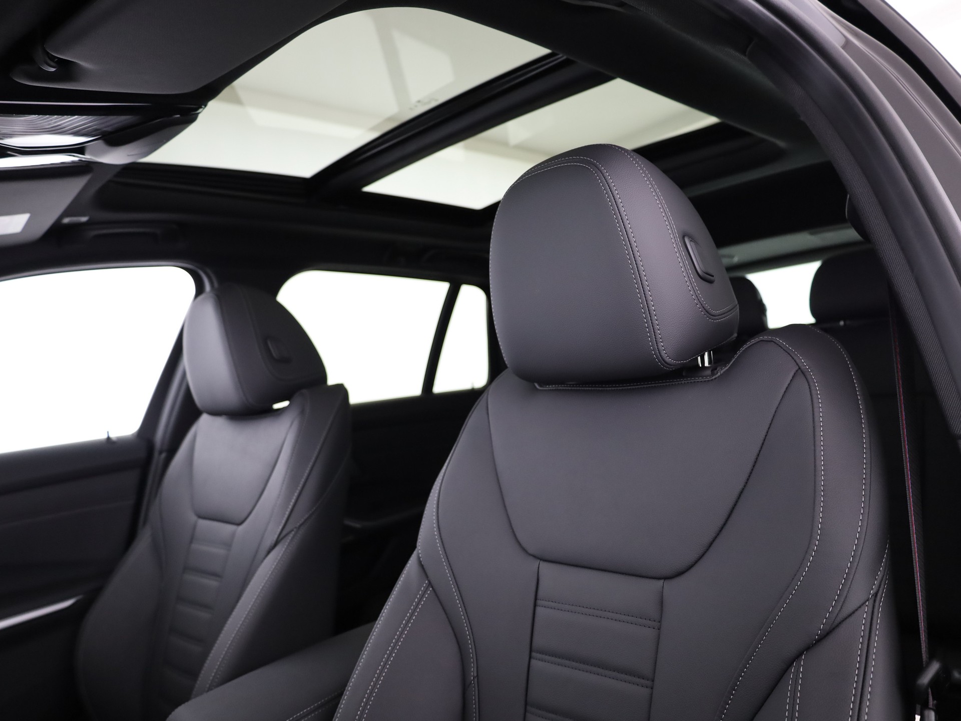 BMW M340i xDr 48V T MSportPro-image-9