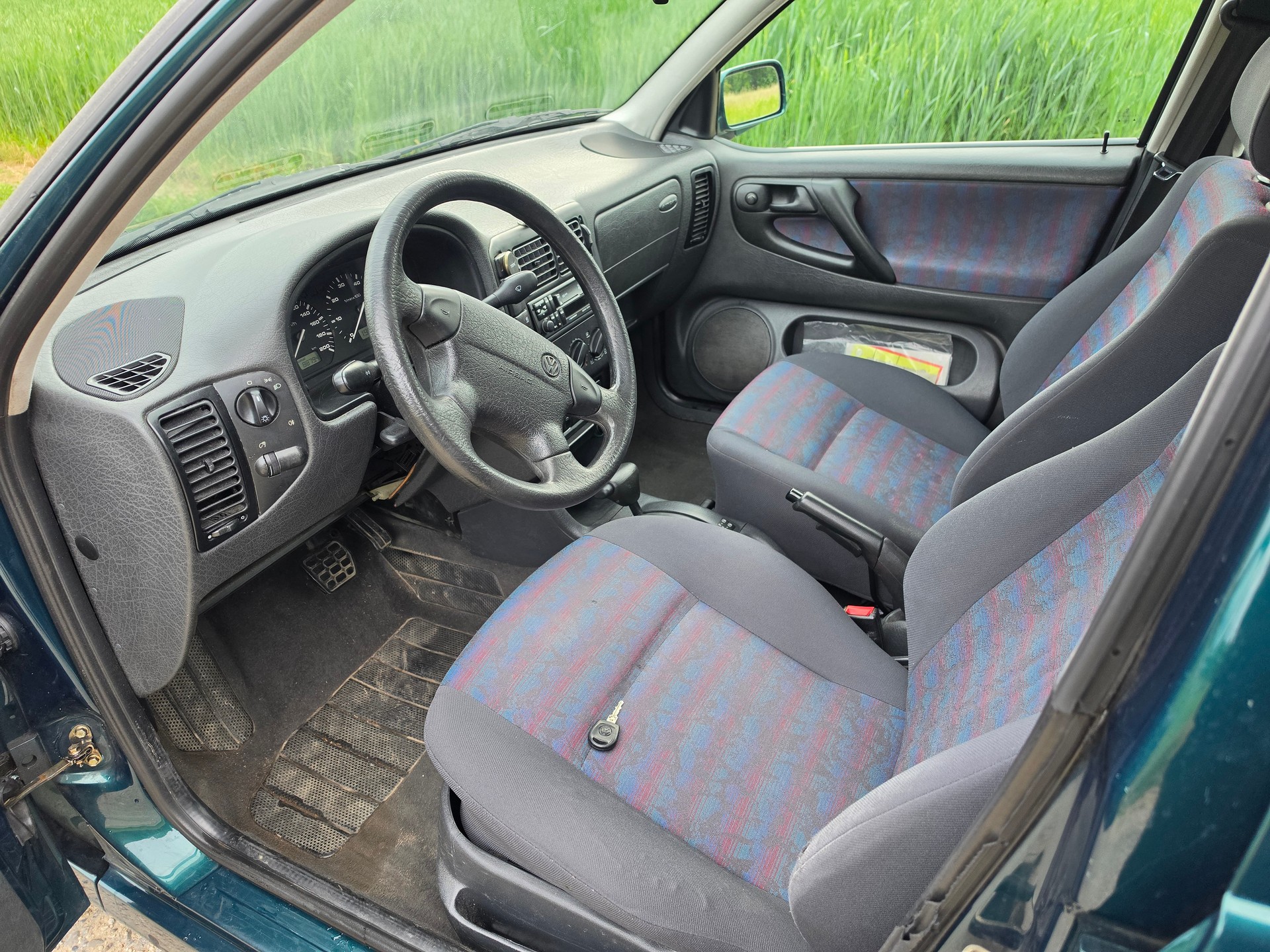 VW Polo 75-image-8