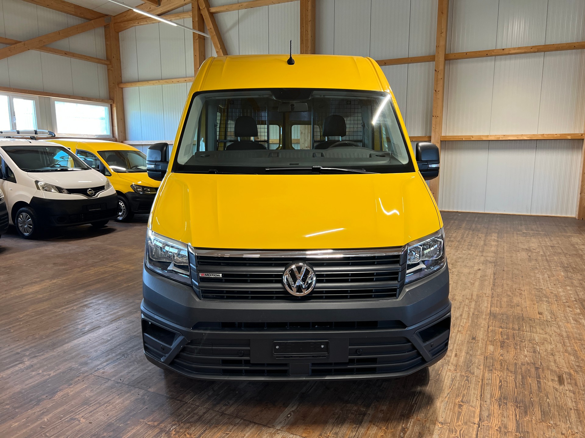 VW Crafter 35 2.0 TDI L4 4Motion-image-1