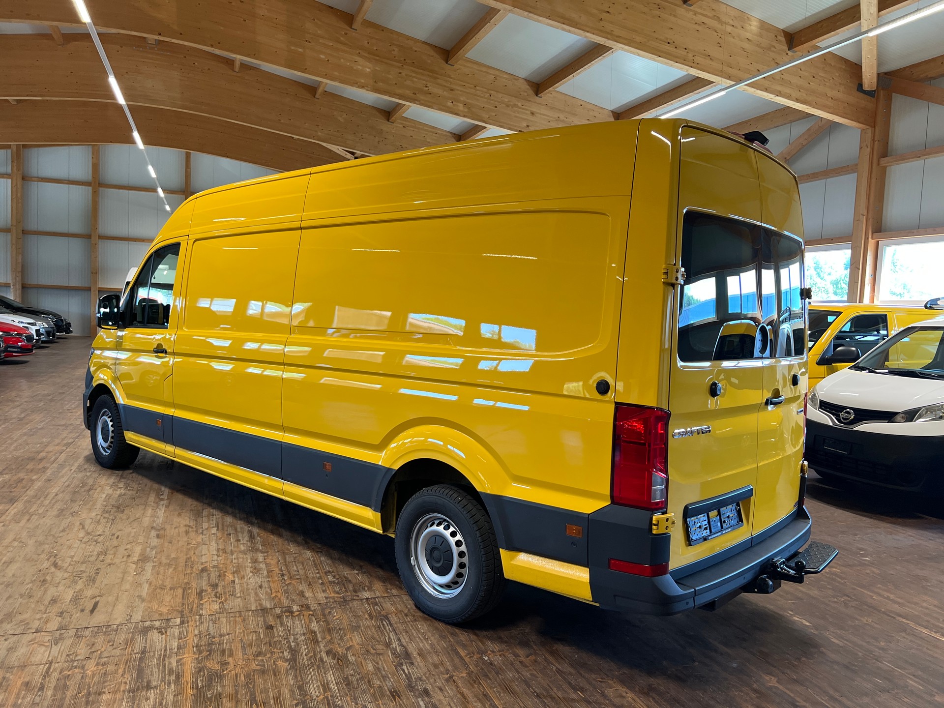 VW Crafter 35 2.0 TDI L4 4Motion-image-6