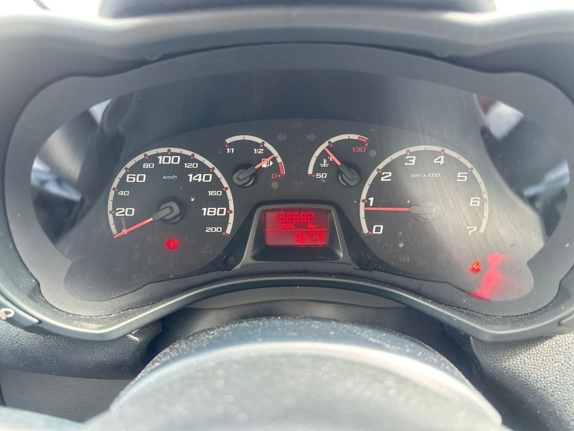 FORD KA 1.25 Ambiente-image-9