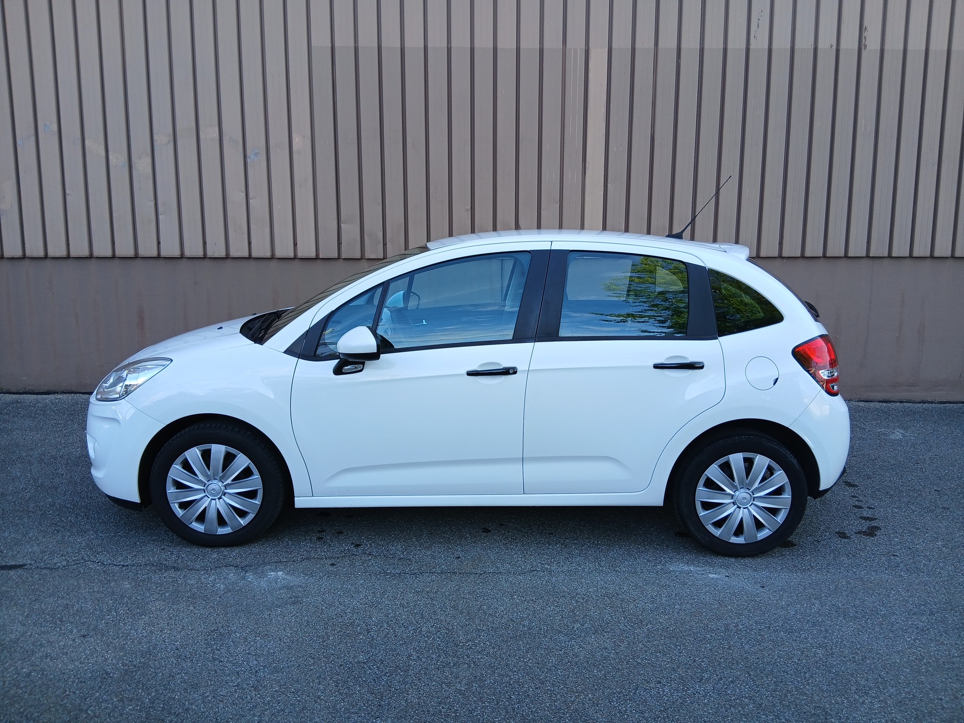 CITROEN C3 1.4i Tonic-image-4