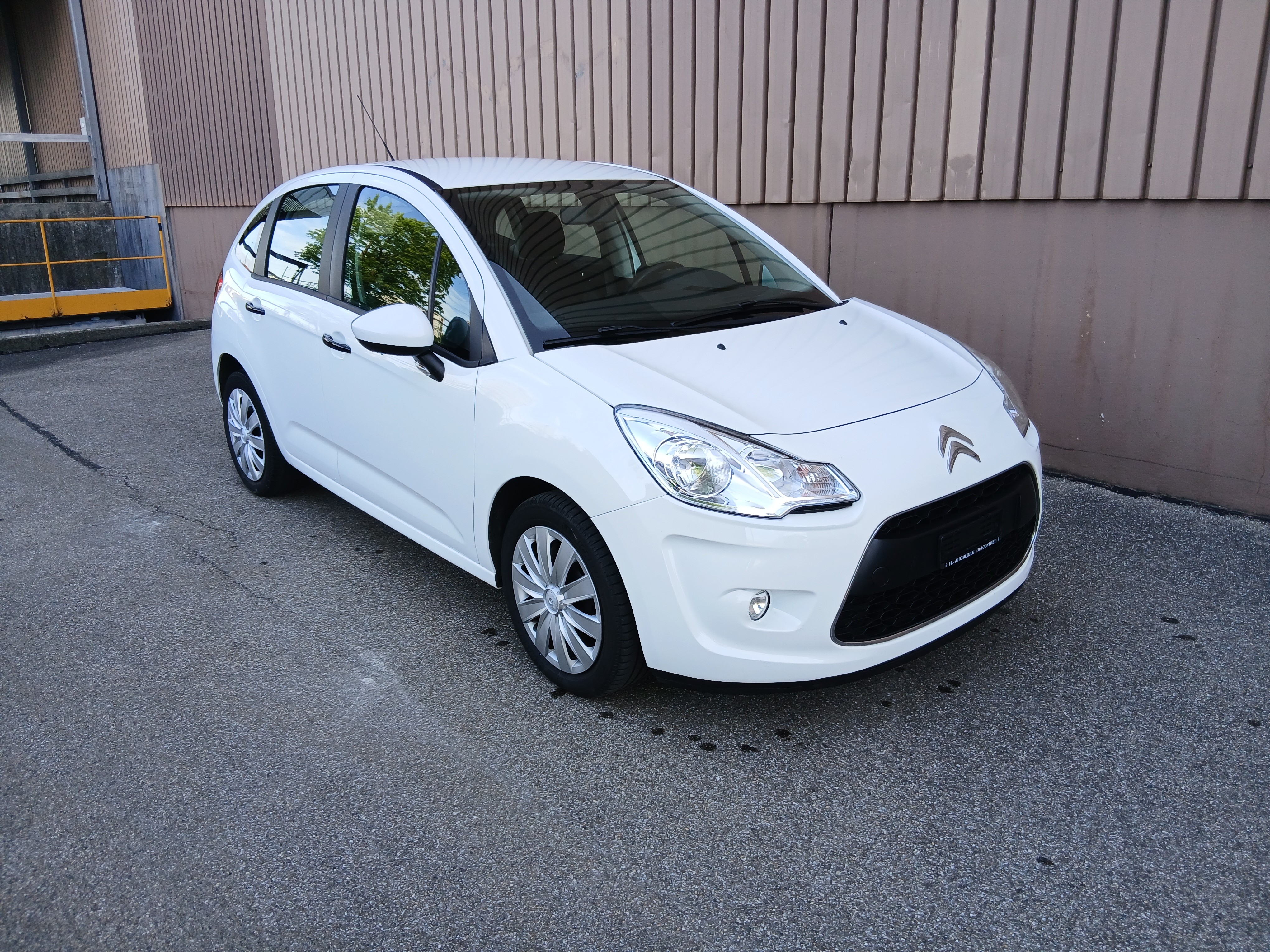 Car photo