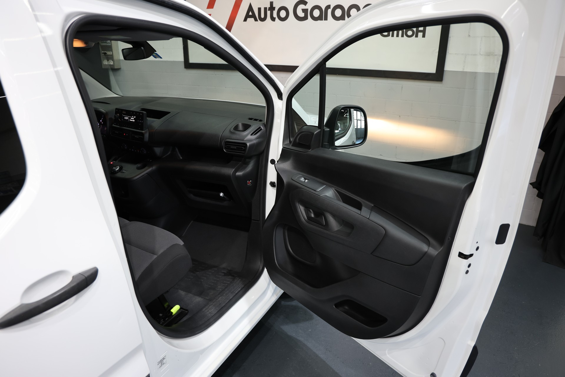 TOYOTA Proace City Van 1.5D Active Long Automatik Klima-image-5