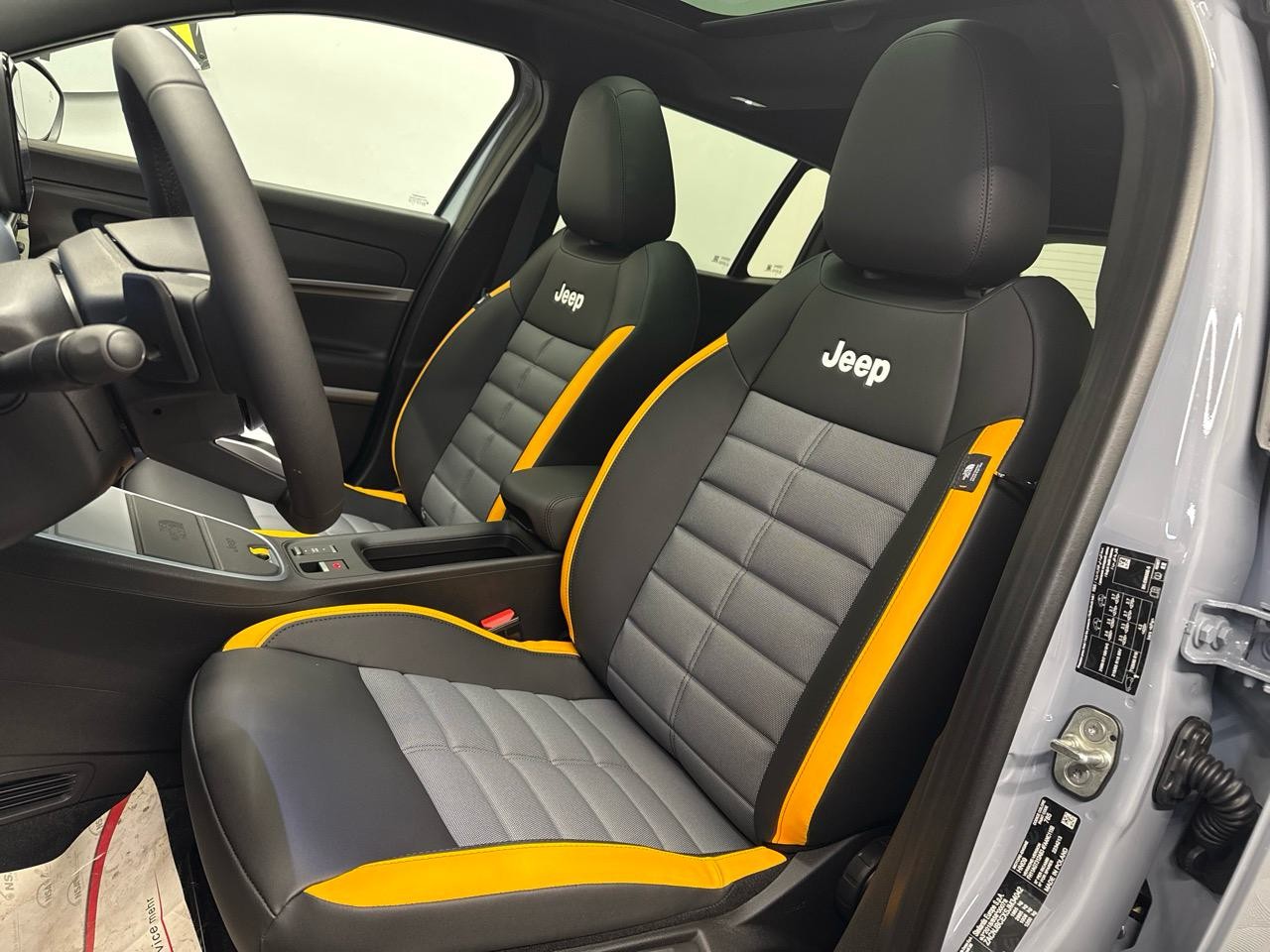 JEEP Avenger 1.2 Turbo MHEV The North Face 4xe-image-3